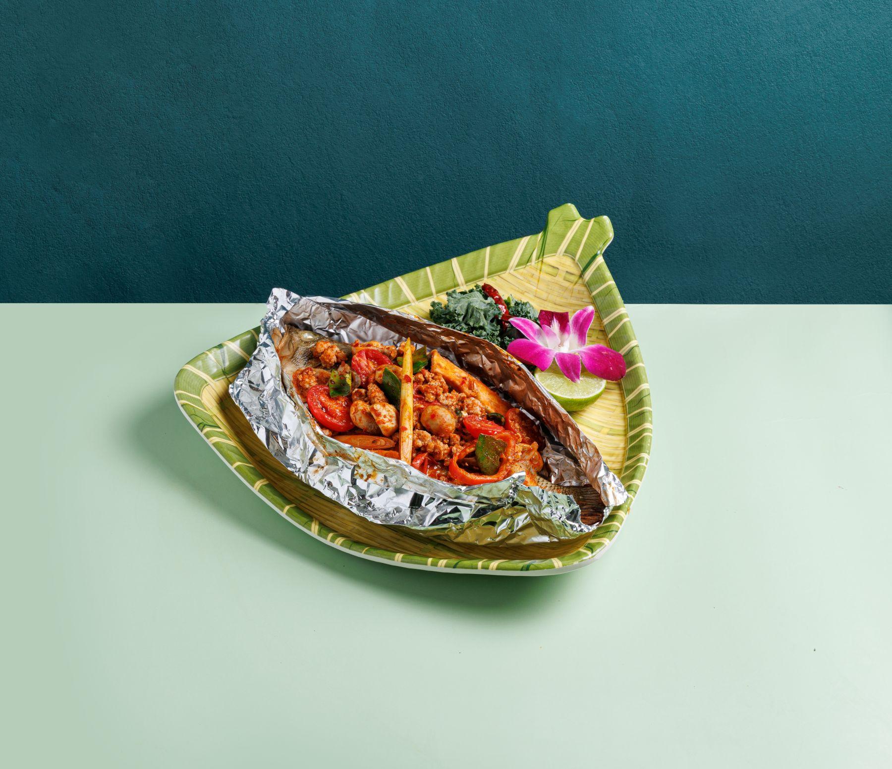 錫紙烤冬蔭功醬原條鱸魚$148