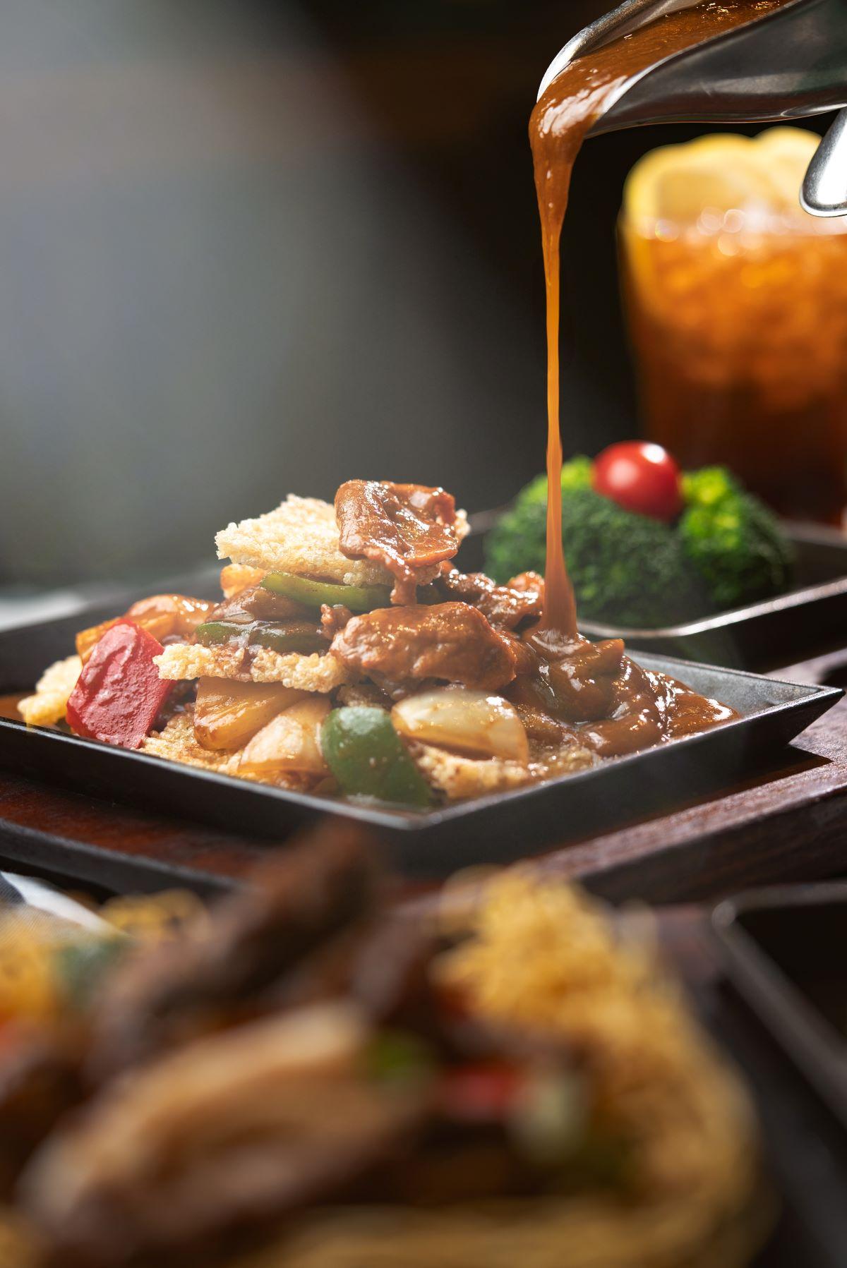 鐵板沙嗲鮮牛肉脆鍋巴$128(晚市限定)