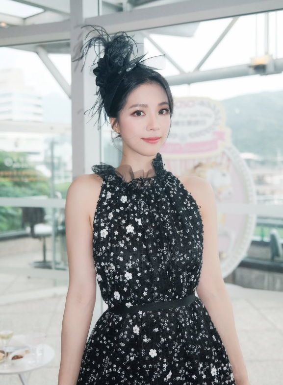 屬豬代表藝人:陳曉華 1995年