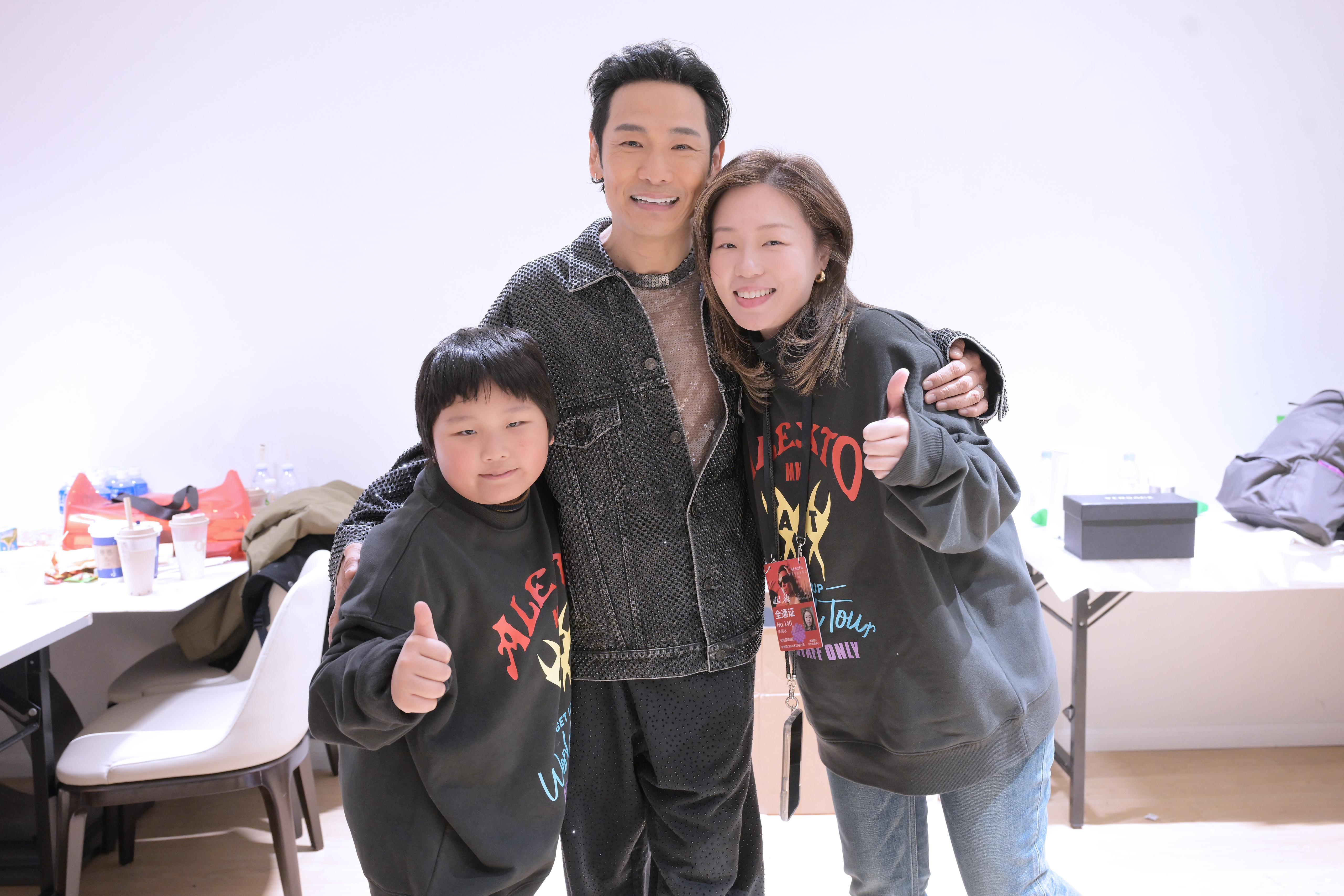 順利完騷Alex感恩有家人無限支持。