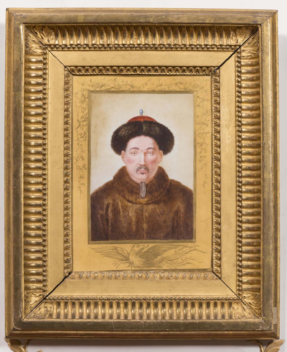 乾隆帝瓷板像,由意大利畫師潘延章所繪,瓷板由法國製作,出自塞弗爾皇家瓷廠(1776年)。(圖片來源:凡爾賽宮)