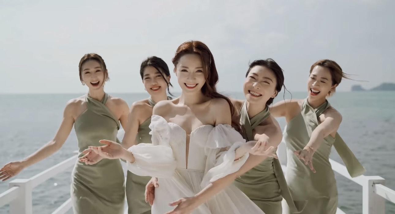 馬國明湯洛雯結婚一周年 。