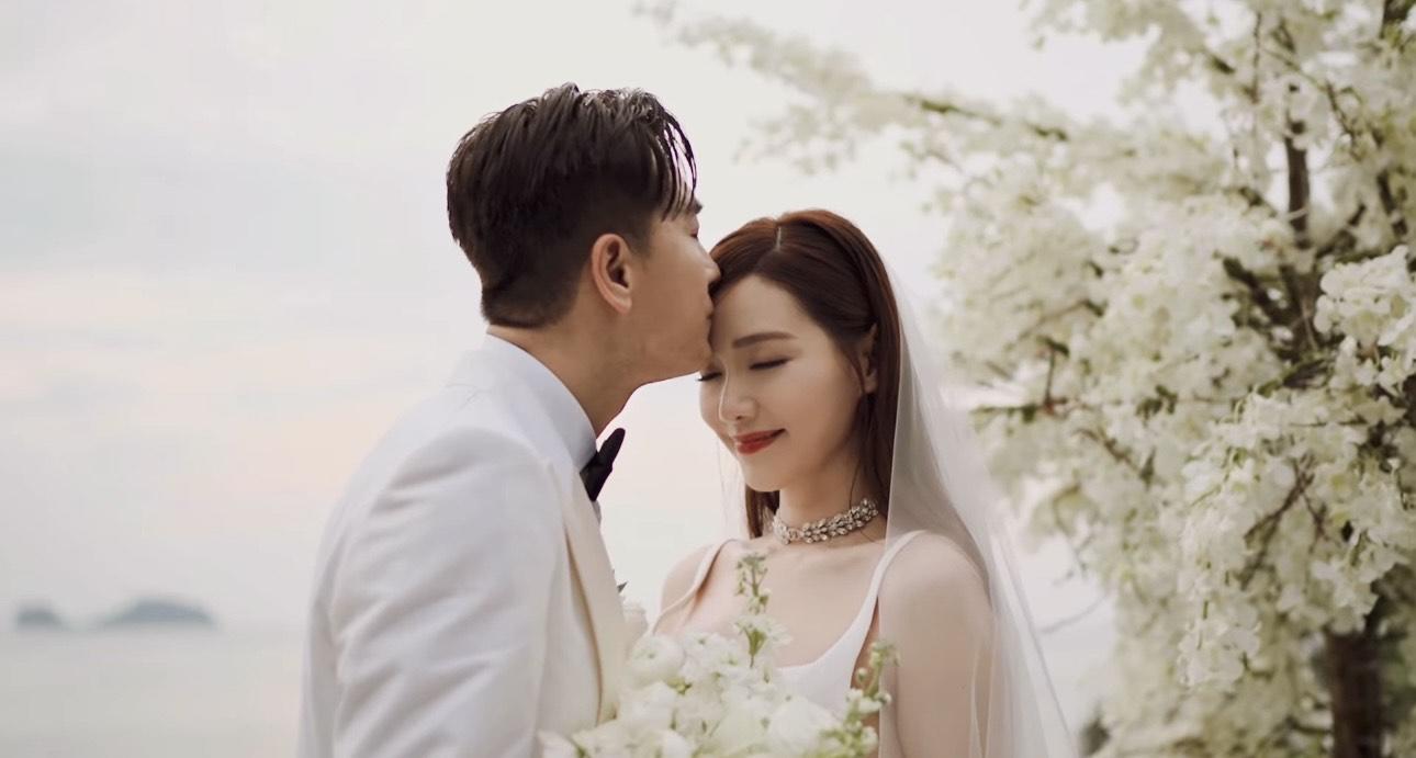 馬國明湯洛雯結婚一周年 。