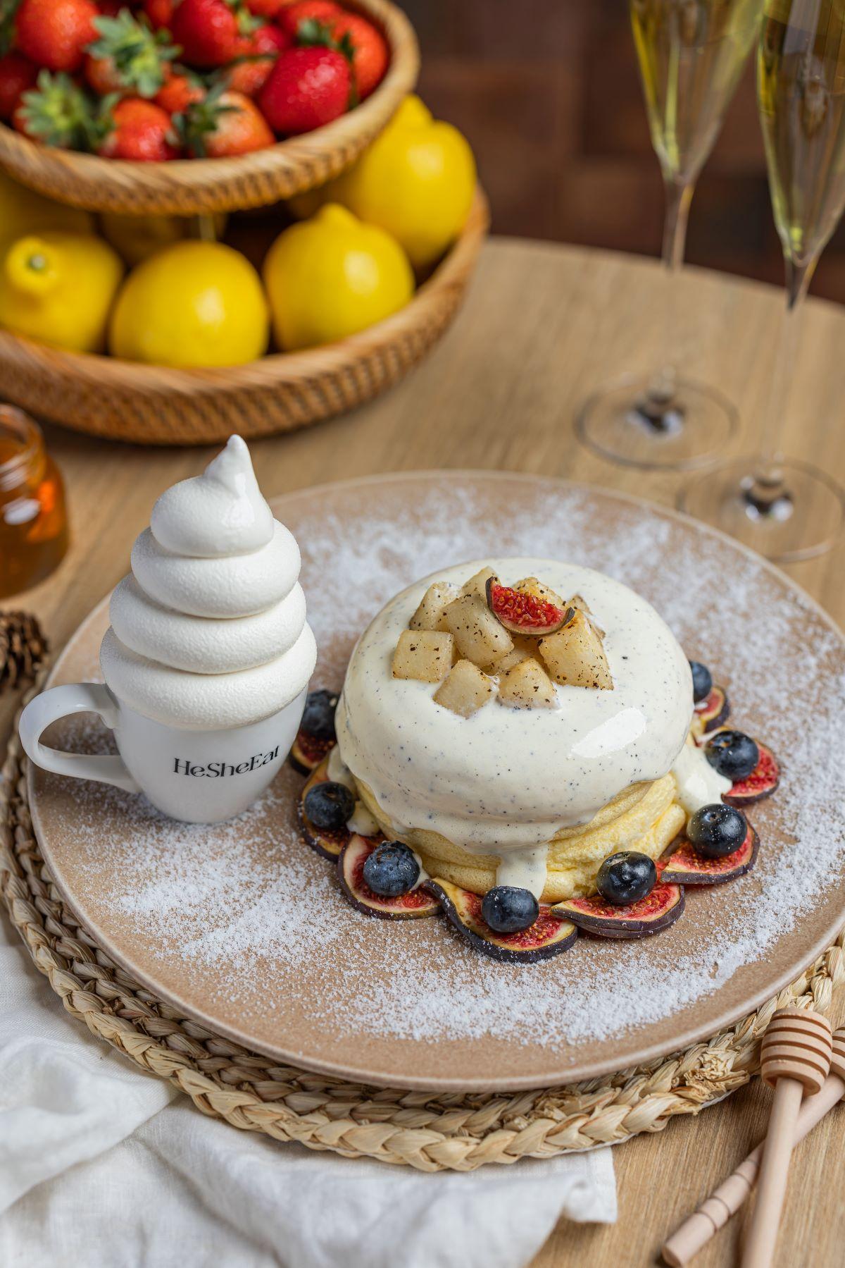 黑松露芝士奶蓋無花果梳乎厘班戟$148