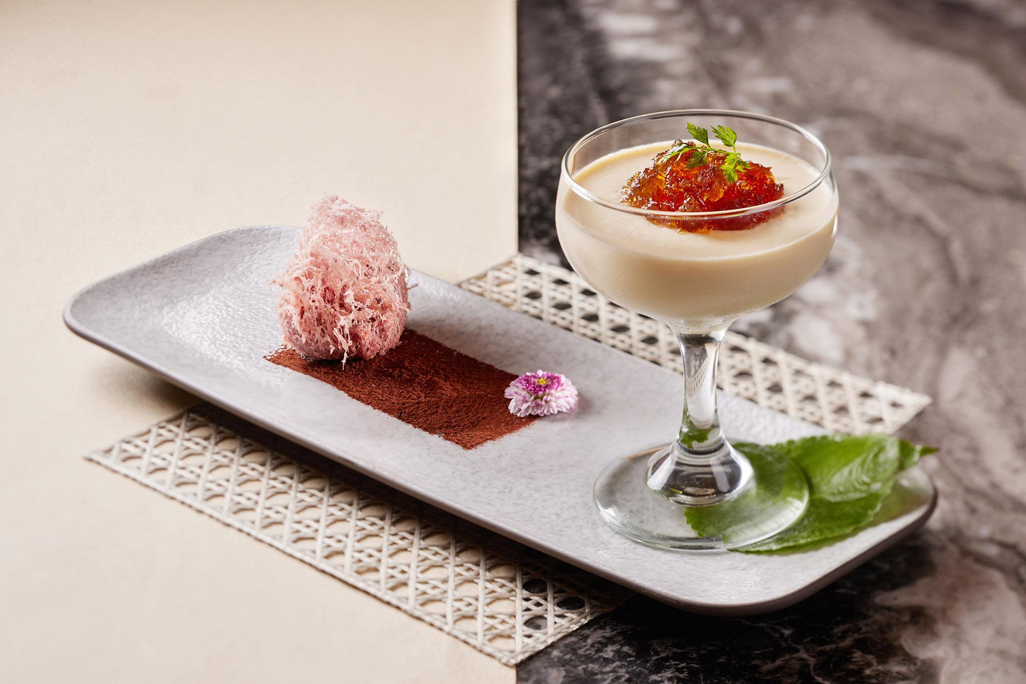 黑糖桃膠薑汁奶凍、紫薯蜂巢香芒酥