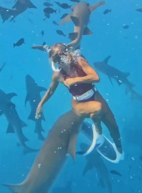 Lilian立即受痛掙扎。(IG)