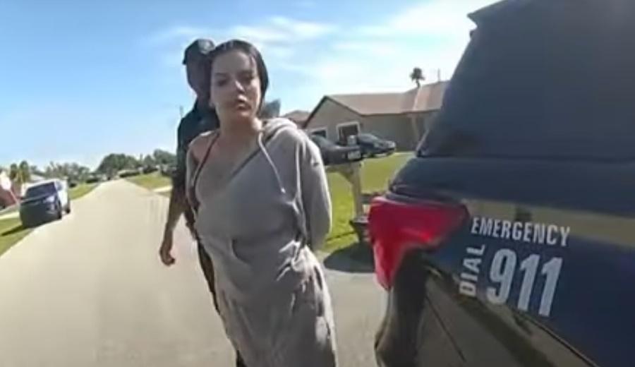 警方比對監視器畫面與Marlena自拍影片後,將她拘捕。(YouTube)