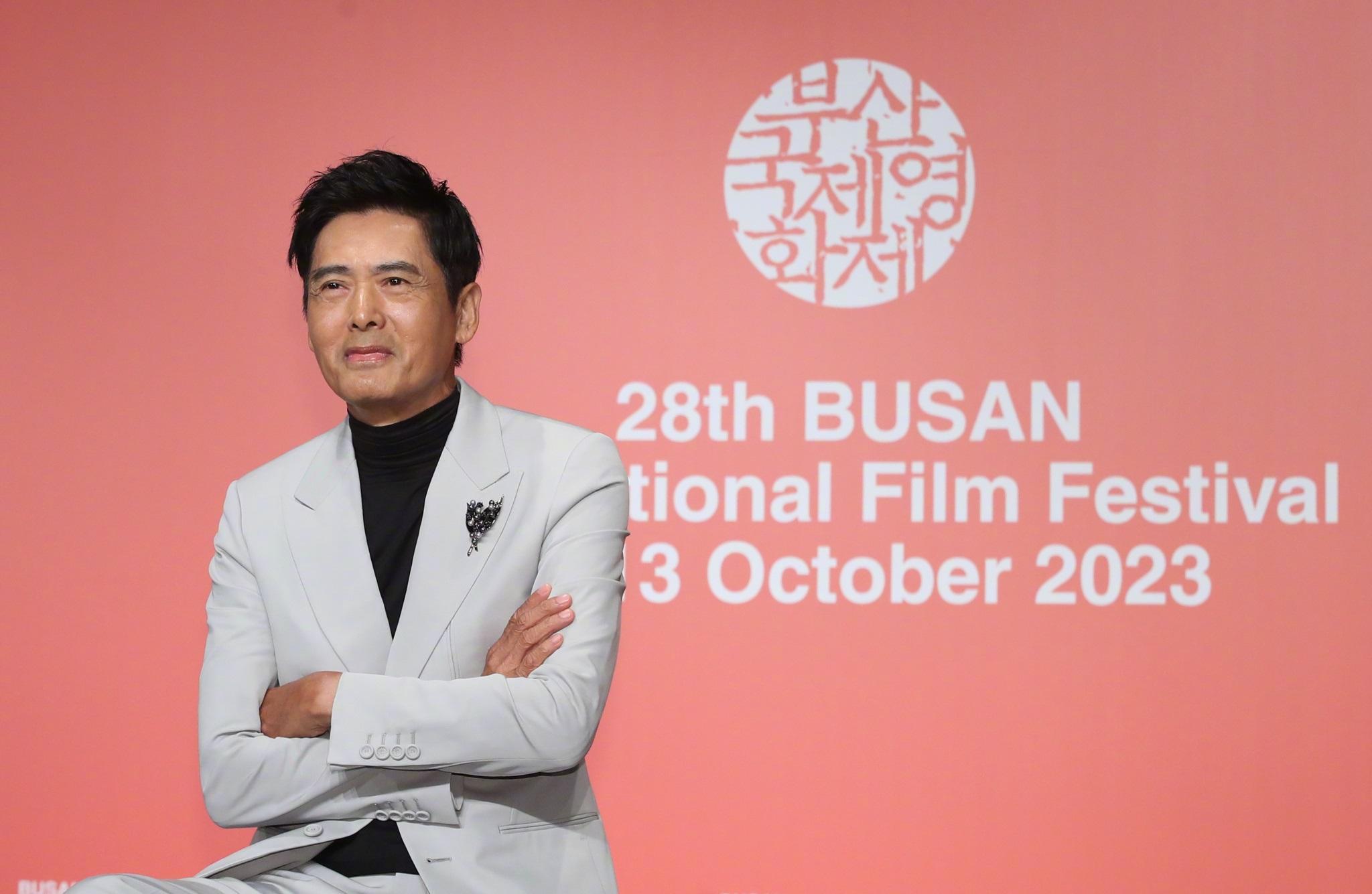 二手減價潮席捲娛樂圈!周潤發劈價2500萬放售山頂豪宅 現擁市值10億物業及地皮