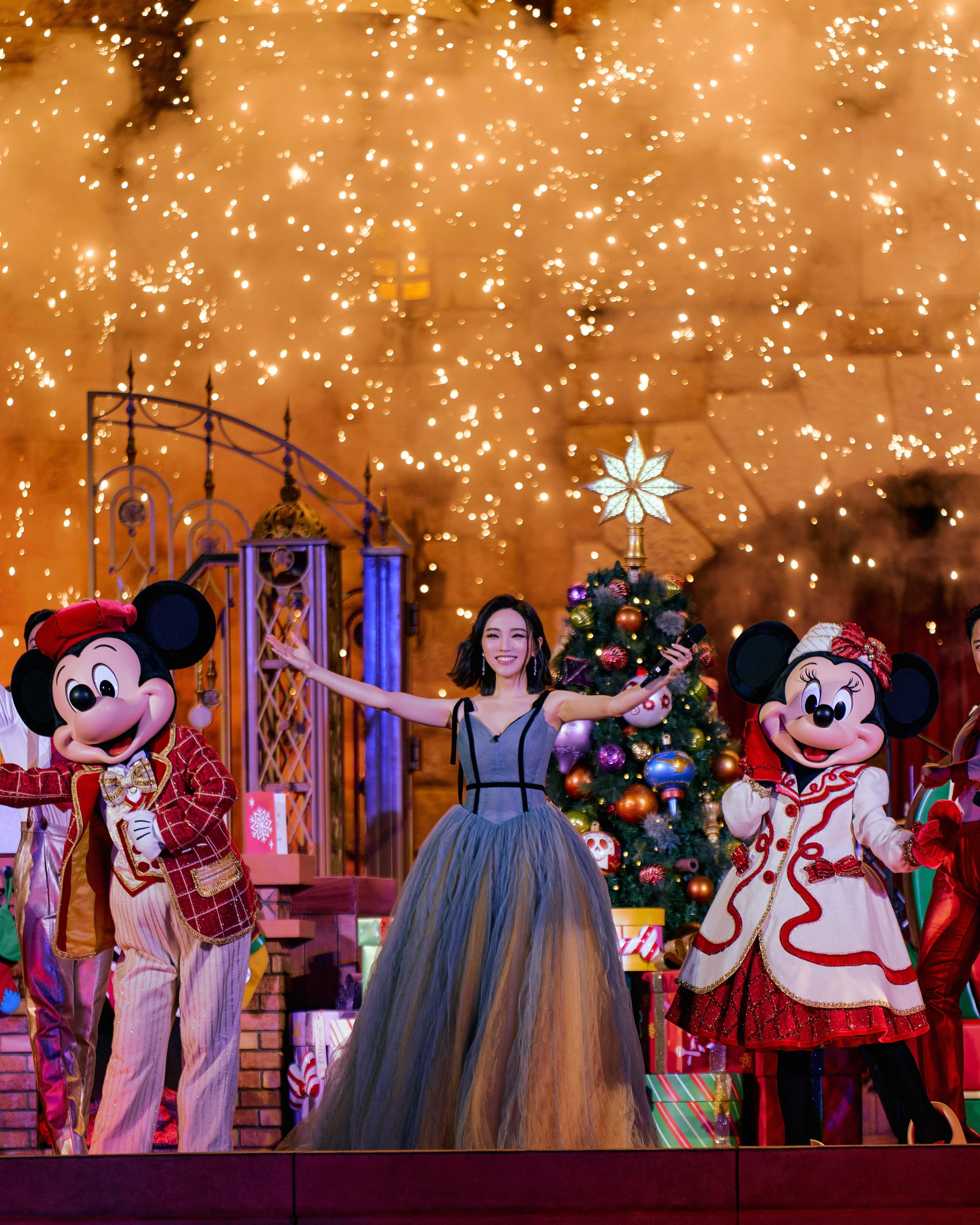閻奕格參與香港迪士尼一年一度的聖誕系列活動《A Disney Christmas》。