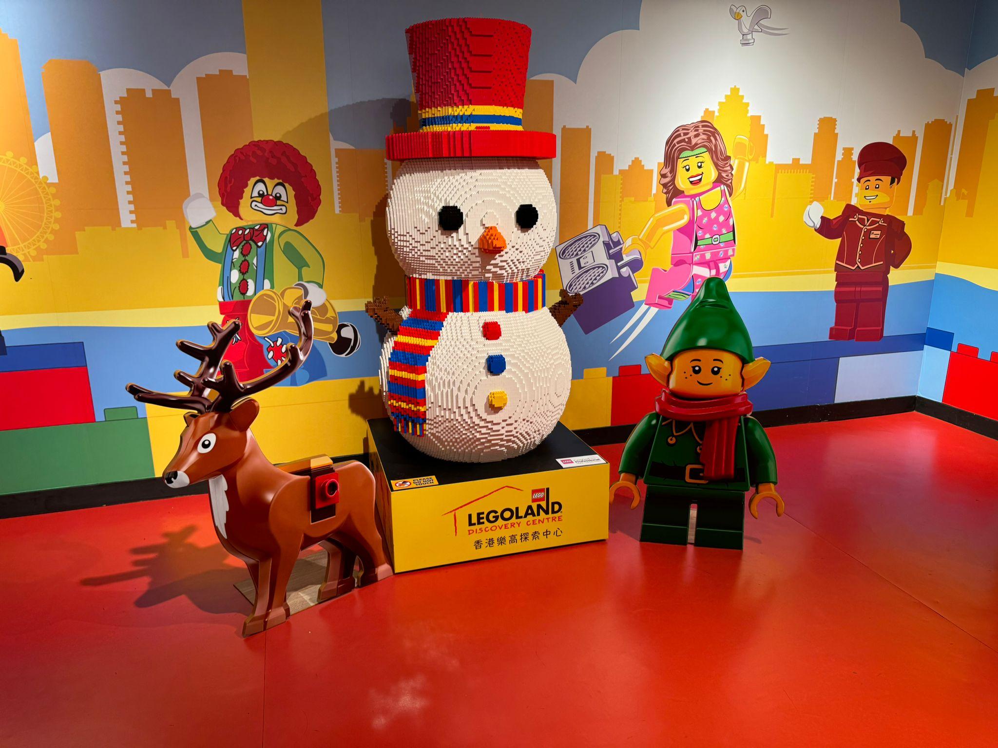 「聖誕樂高繽紛小鎮」布滿應節聖誕場景布置,打卡一流。