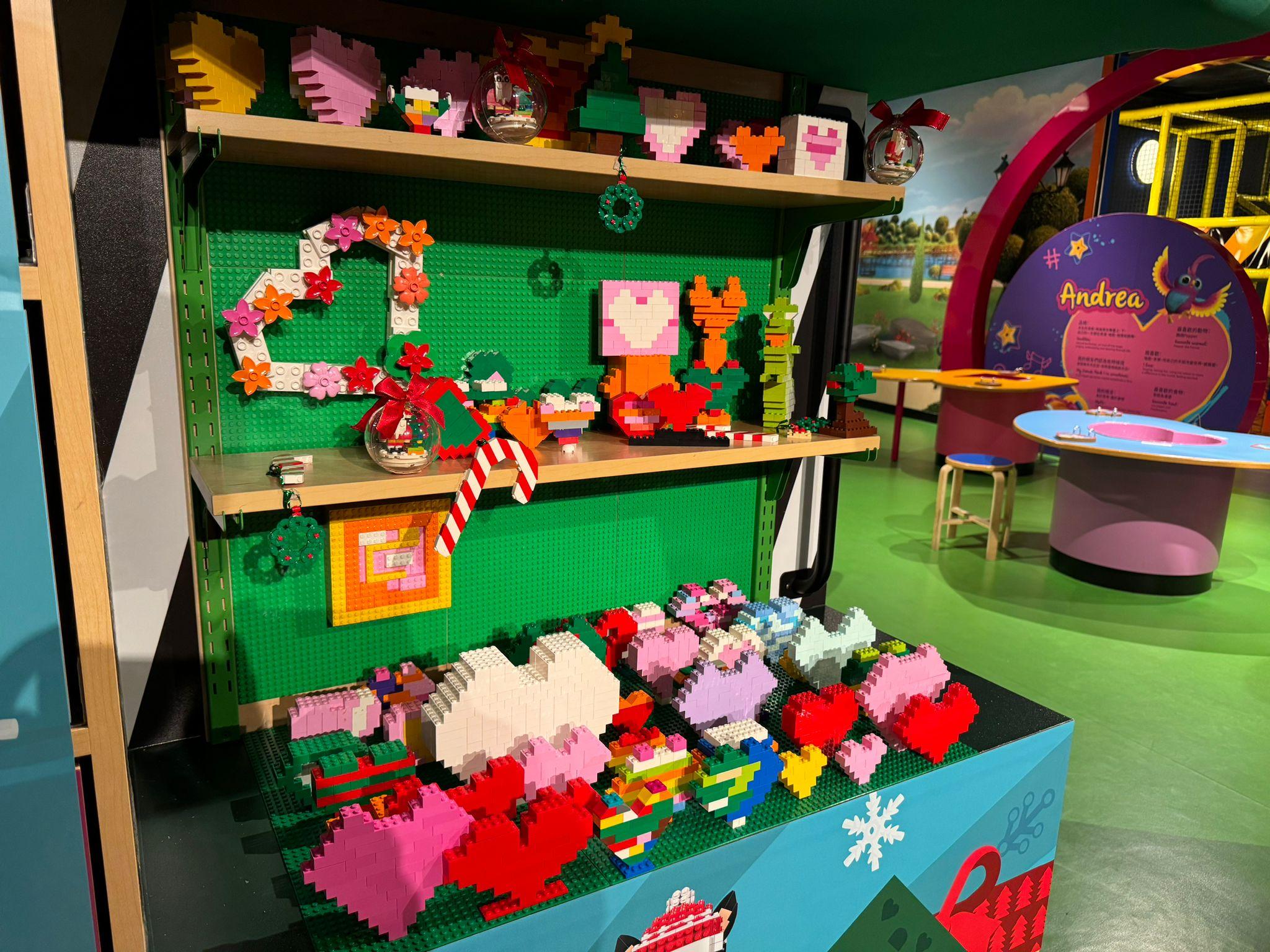 只要於#BuildtoGive節慶活動中,拼砌愛心並發布至社交媒體,即可分享快樂與愛心。