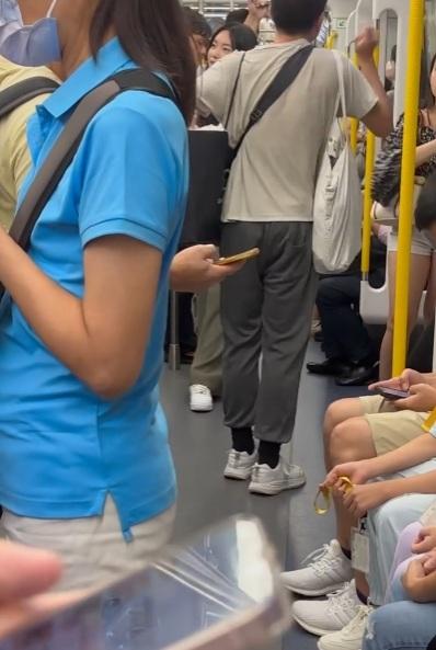 男子情緒激動,怒斥港女不准飲食。(網片截圖)