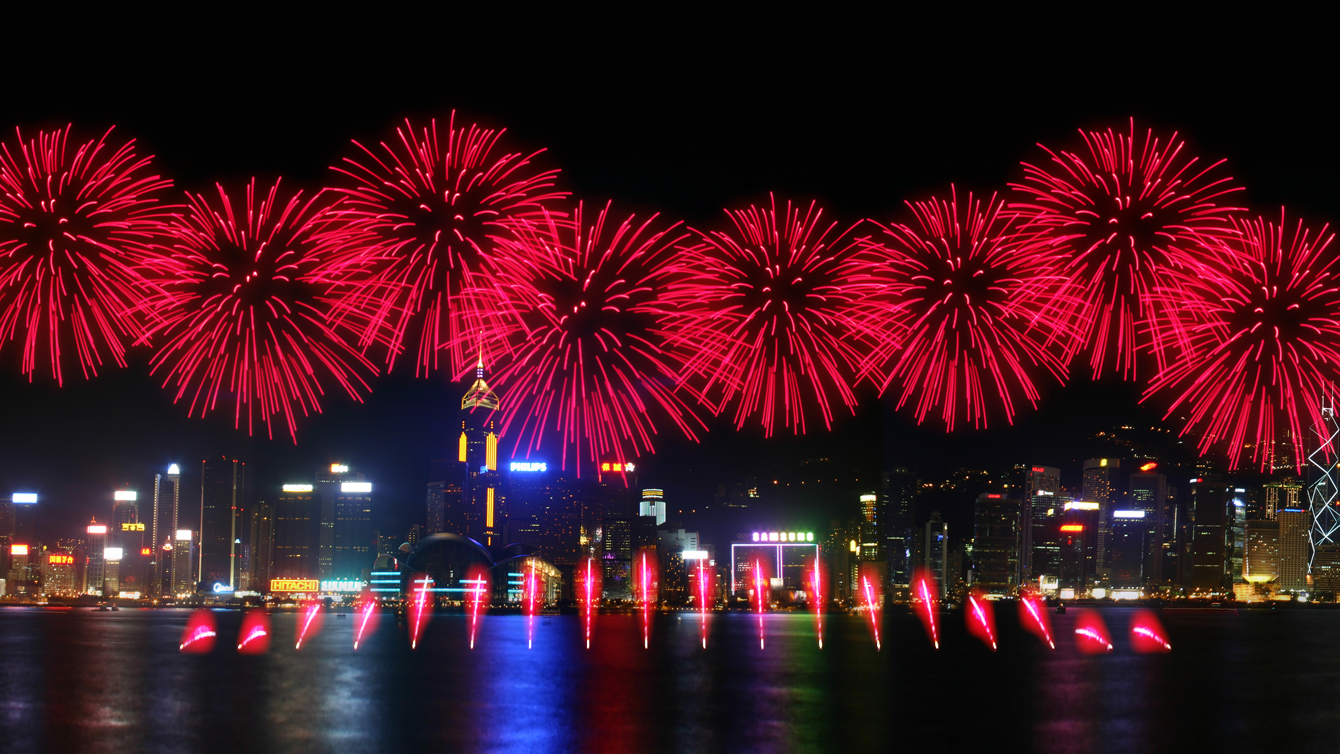 煙花匯演「火舞生輝」一幕