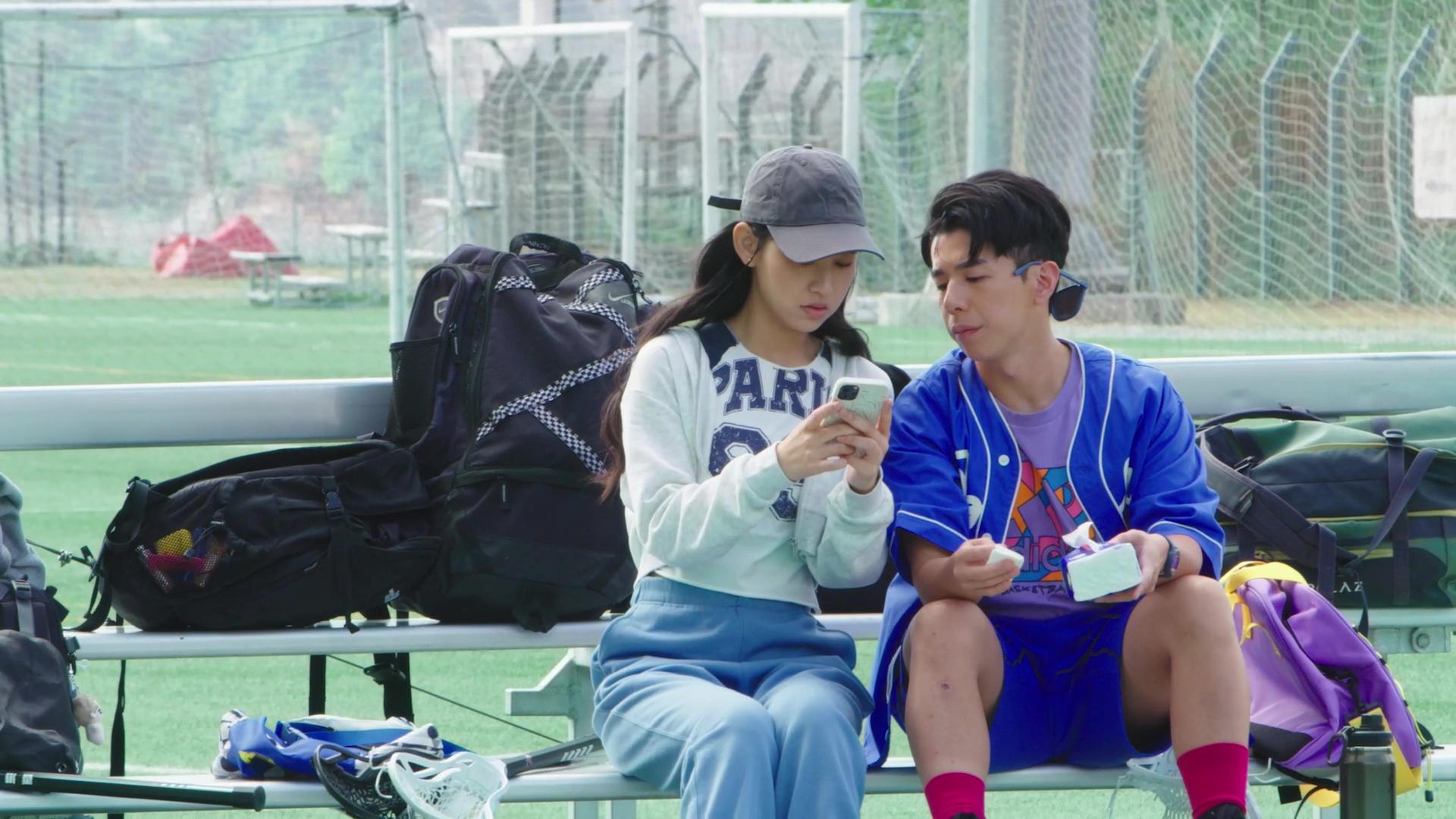 炎明熹音樂特輯拍檔還有林子超。