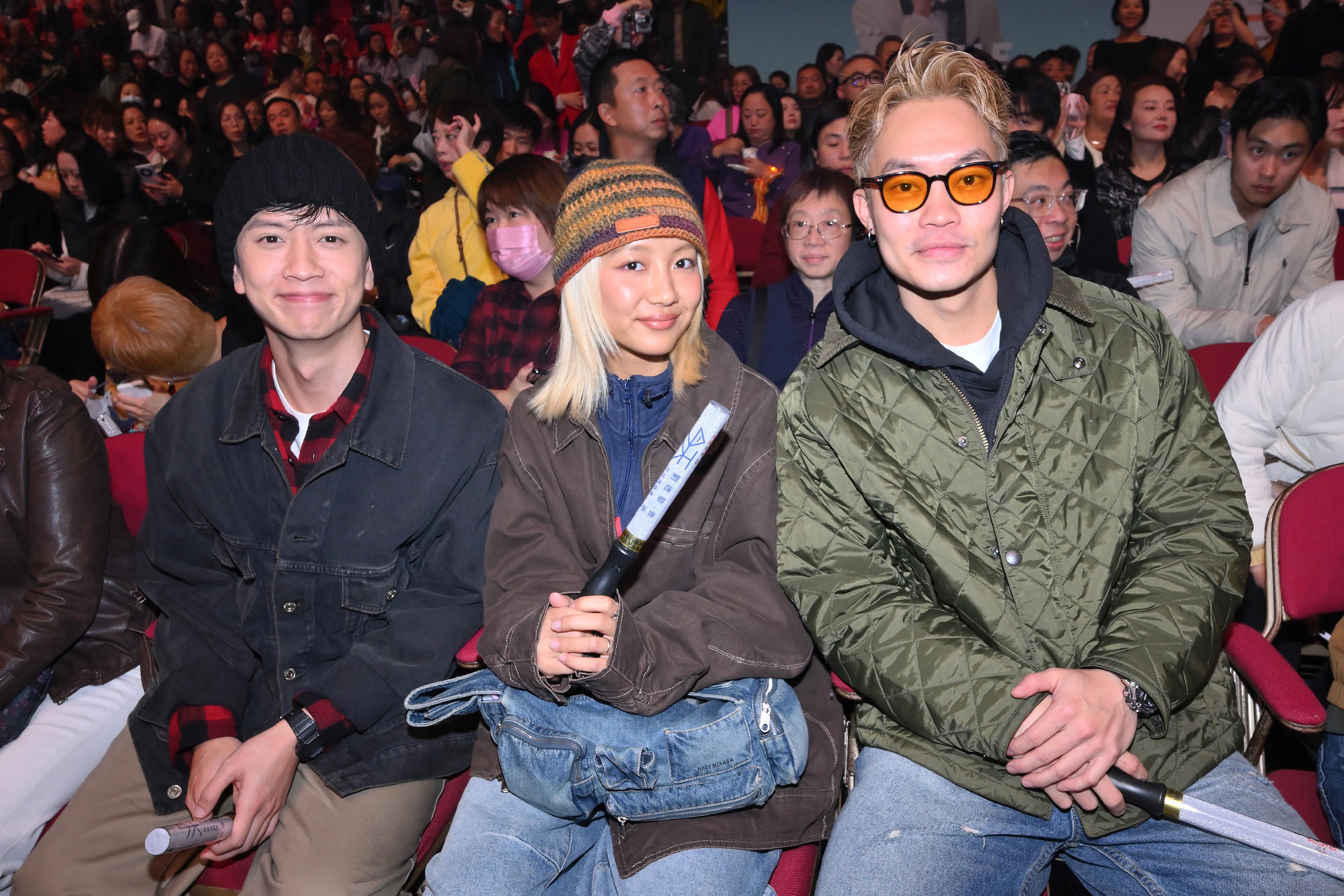 Locker與Marf拍拖睇騷,跟老友胡子彤排排坐。