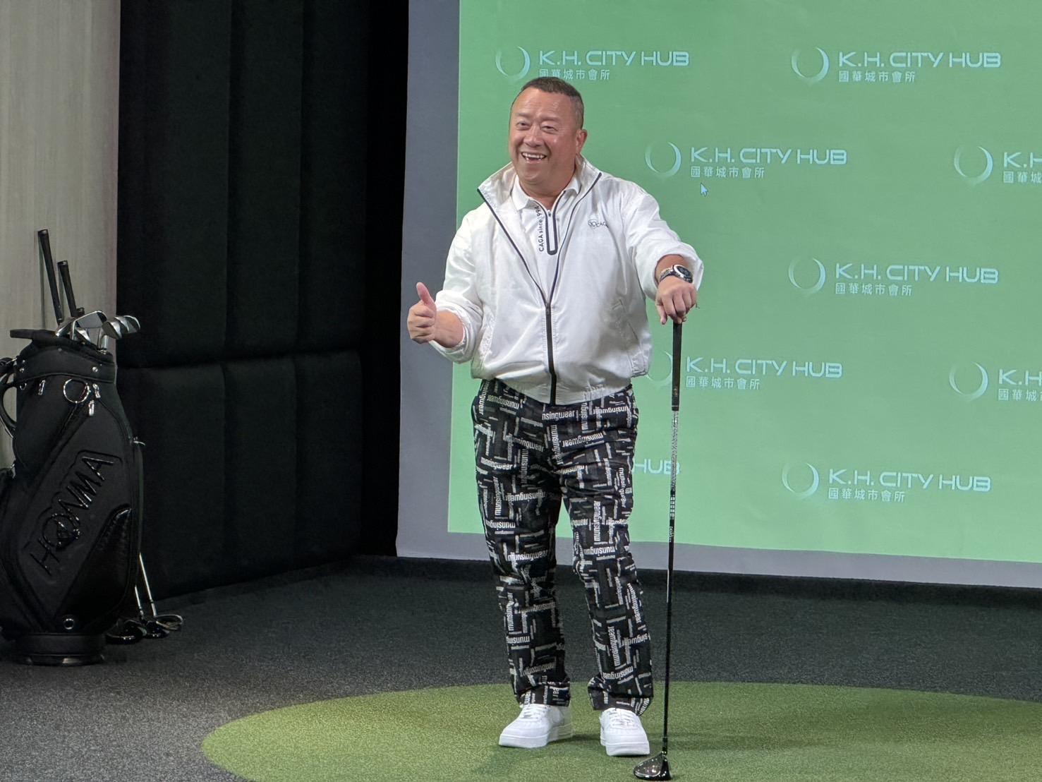 曾志偉表示自己非常喜歡打高爾夫球,球齡達30年。