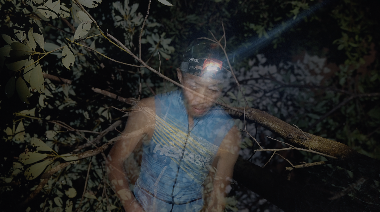 要在3日內完成298公里,不少跑手都會出幻覺。(《香港四徑大步走》劇照)