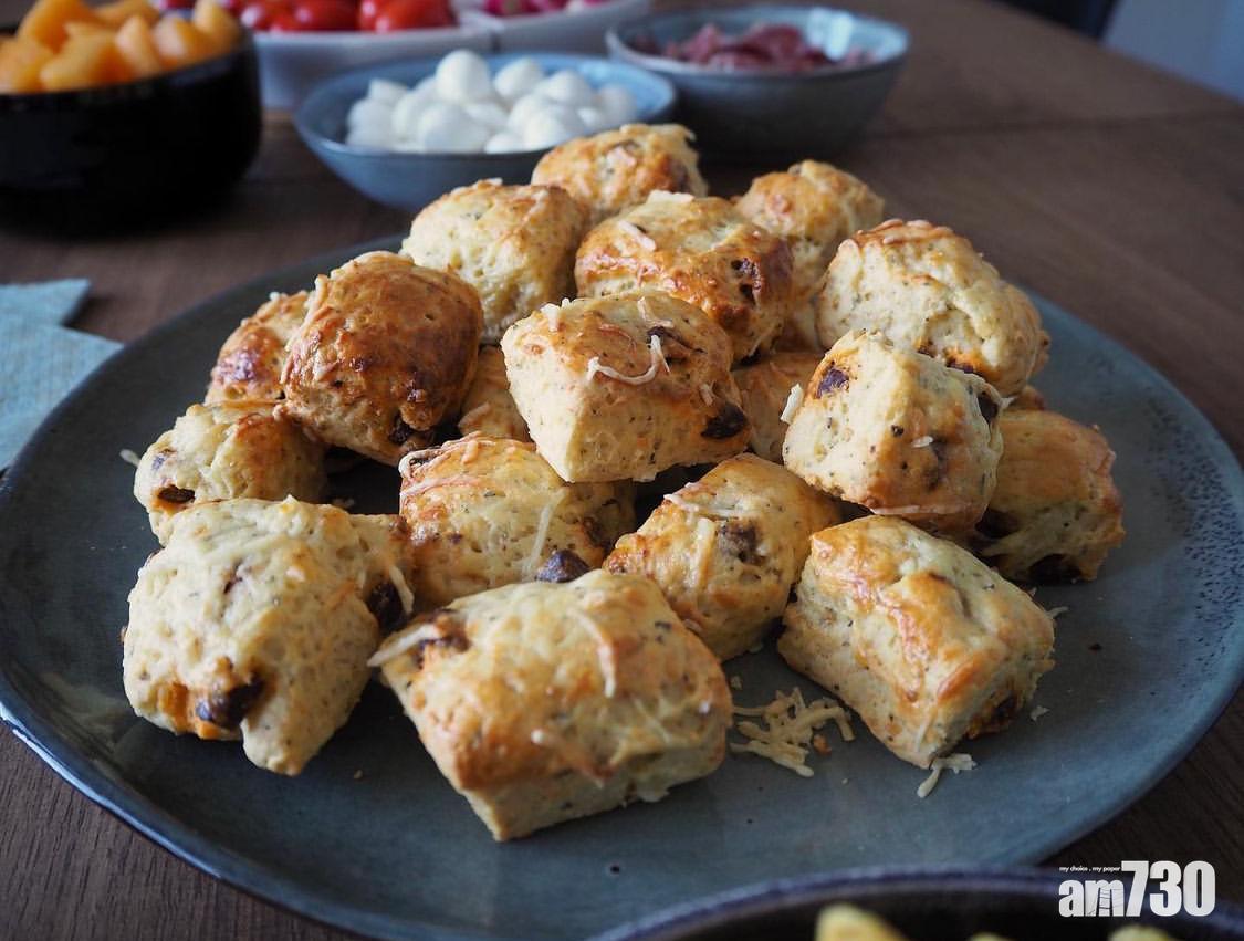 鬆餅的形狀可切成圓形或方形。(Instagram@glouton_un_jour)