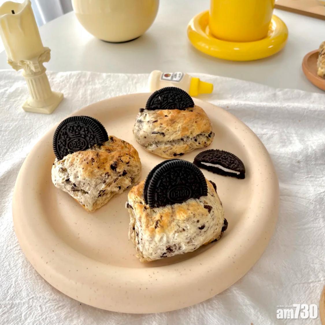 將原塊OREO插在鬆餅上,特別適合用來打卡。