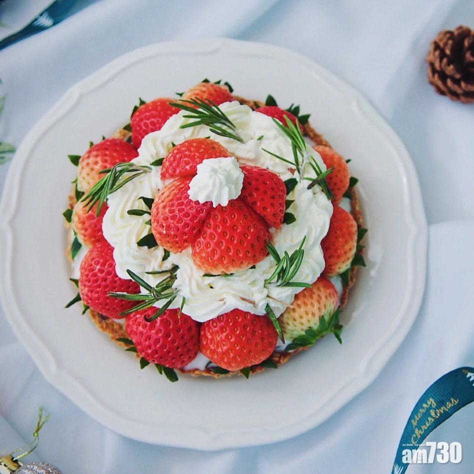 聖誕甜品|士多啤梨燕麥撻特別有聖誕節感覺。