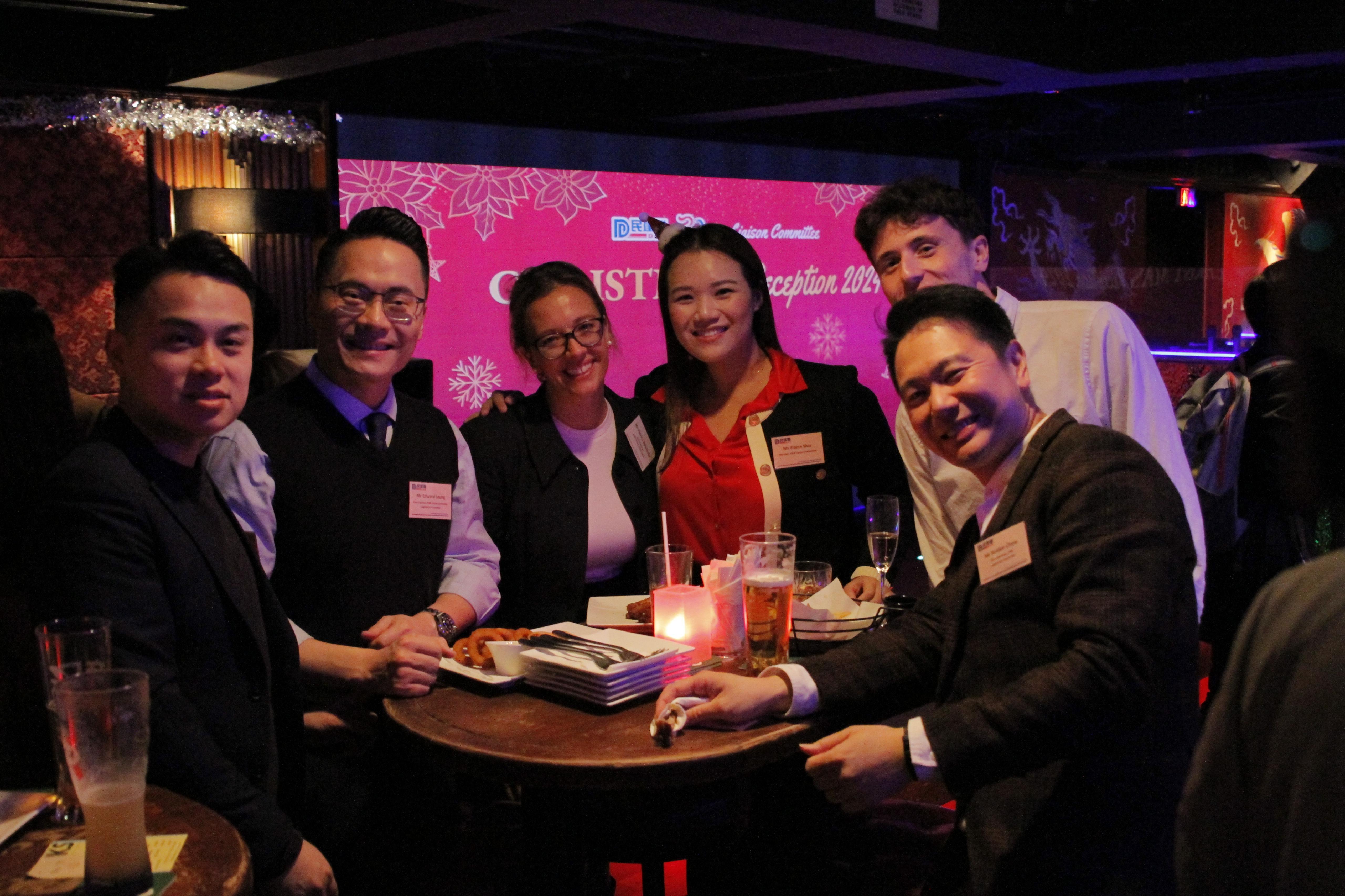 民建聯在蘭桂坊舉行聖誕聯歡會 與外國商會聯誼