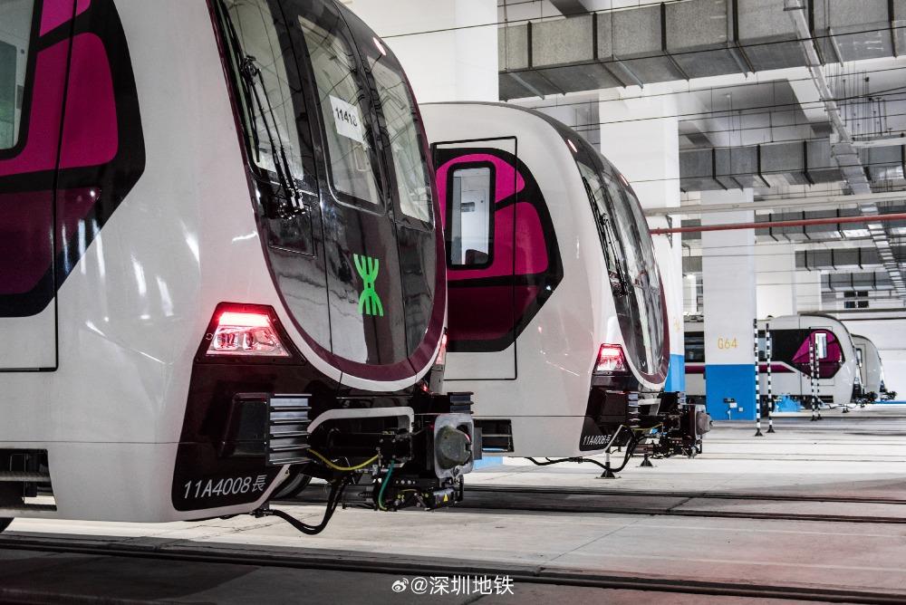深圳地鐵11號線列車為紫色,充滿時尚感。(圖片來源:深圳地鐵)