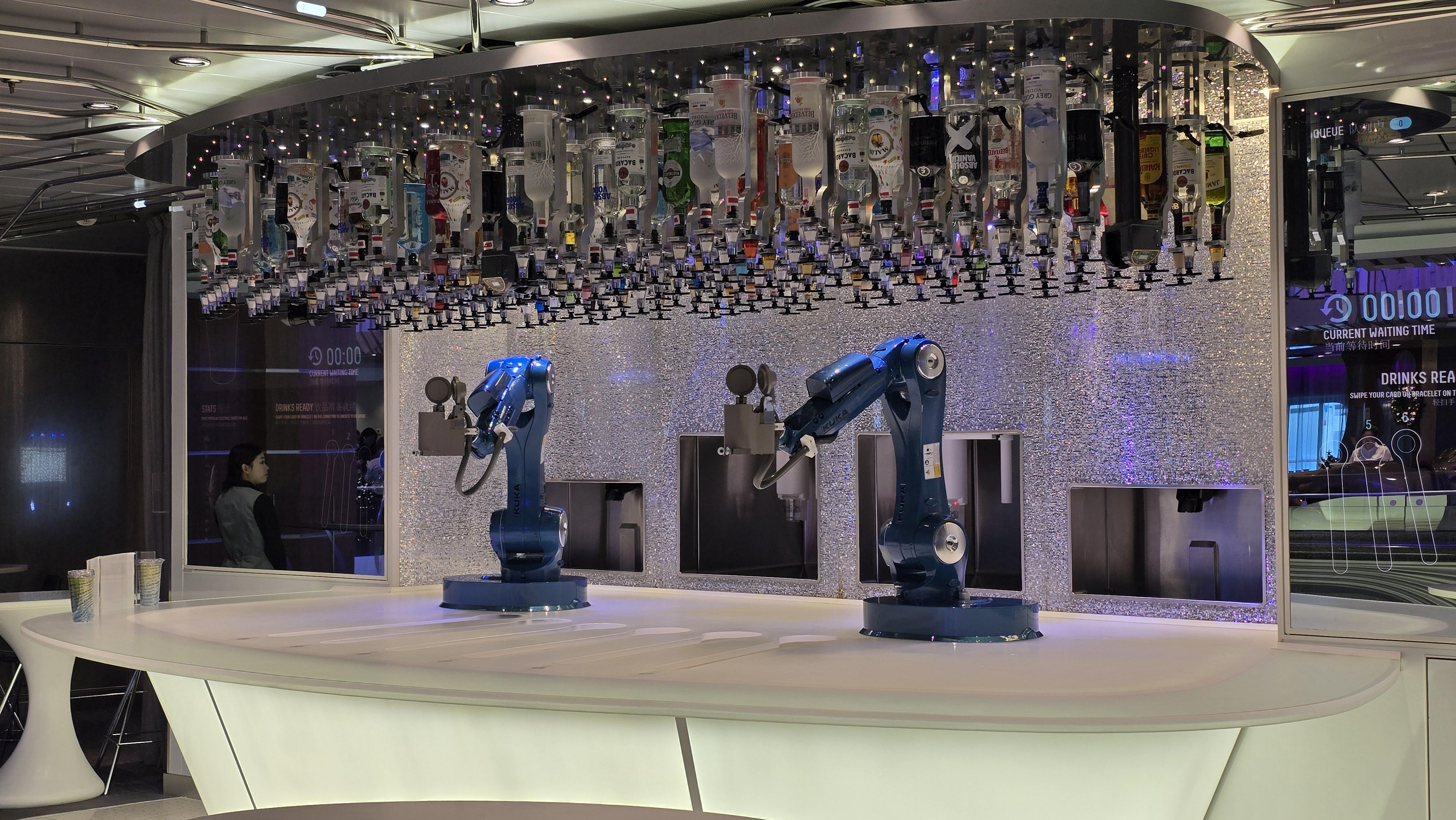 由AI驅動的機器人酒吧。