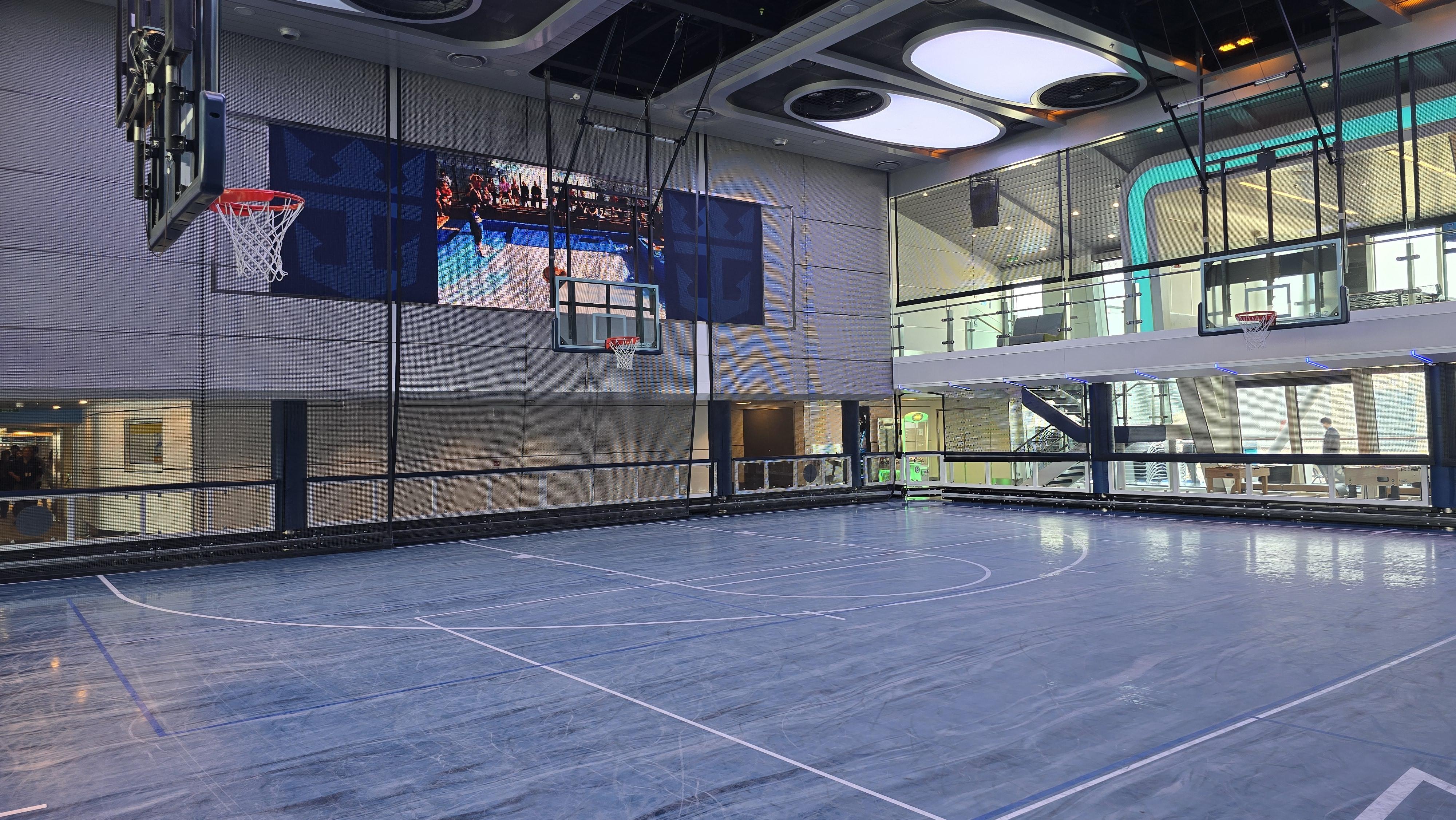 SeaPlex室內運動場。