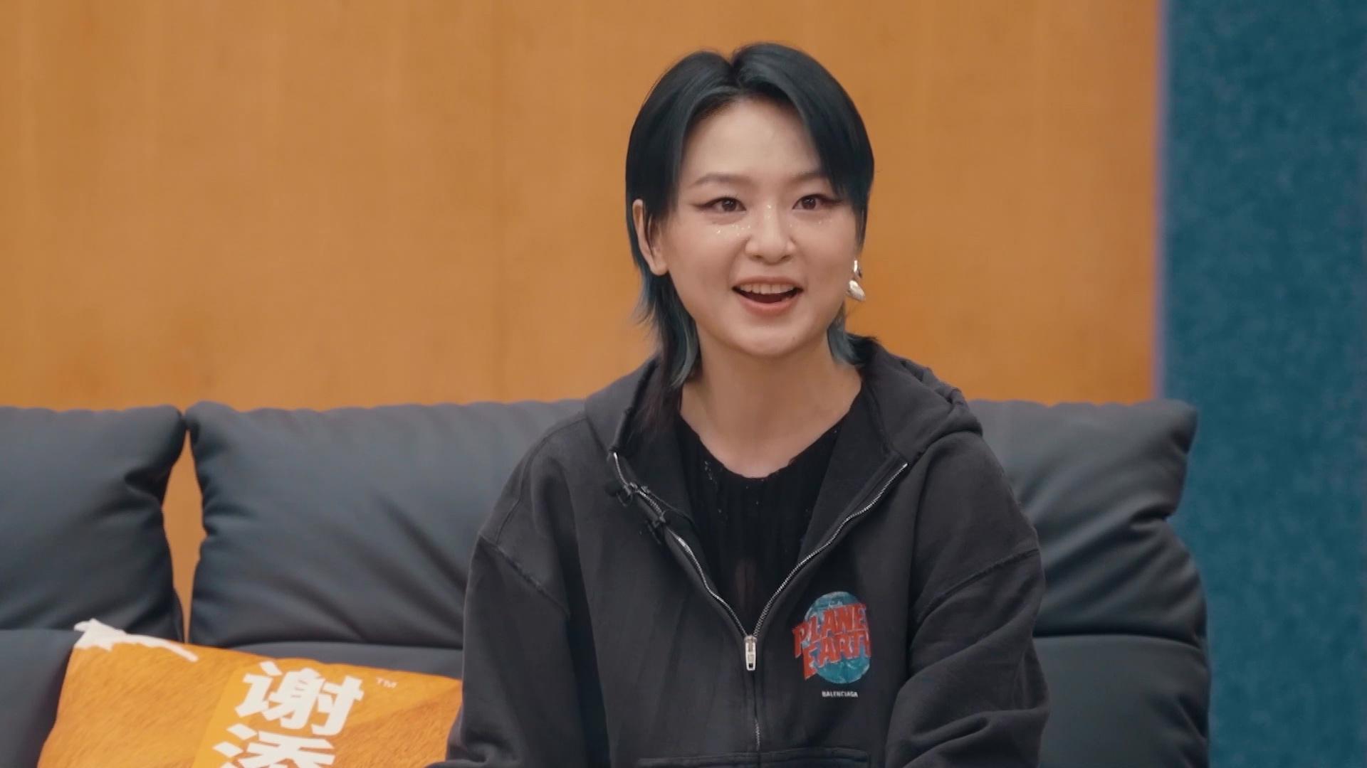 周筆暢指容祖兒失聲仲要搲水吹。