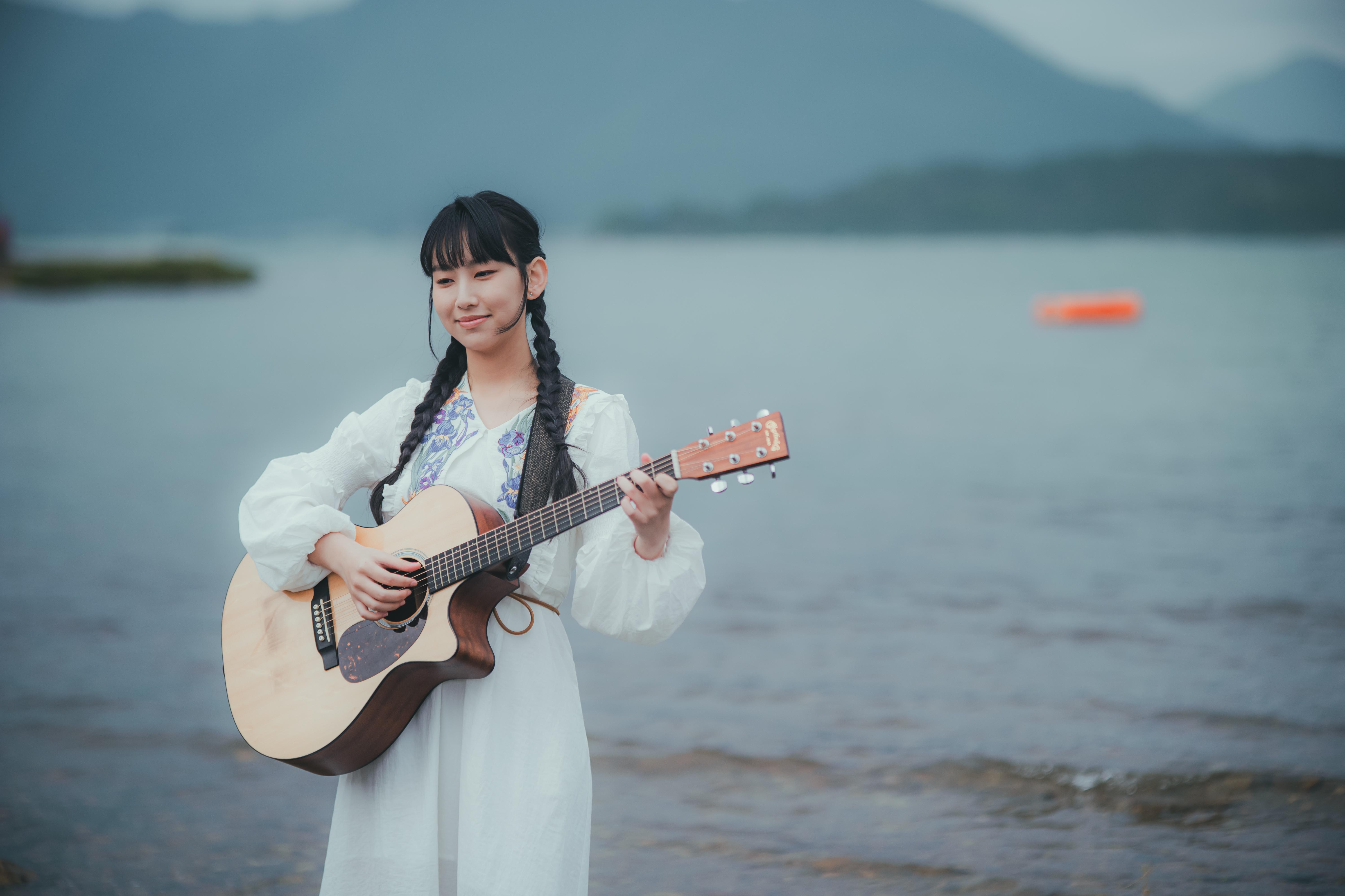 Gigi將自彈自唱獻sing。