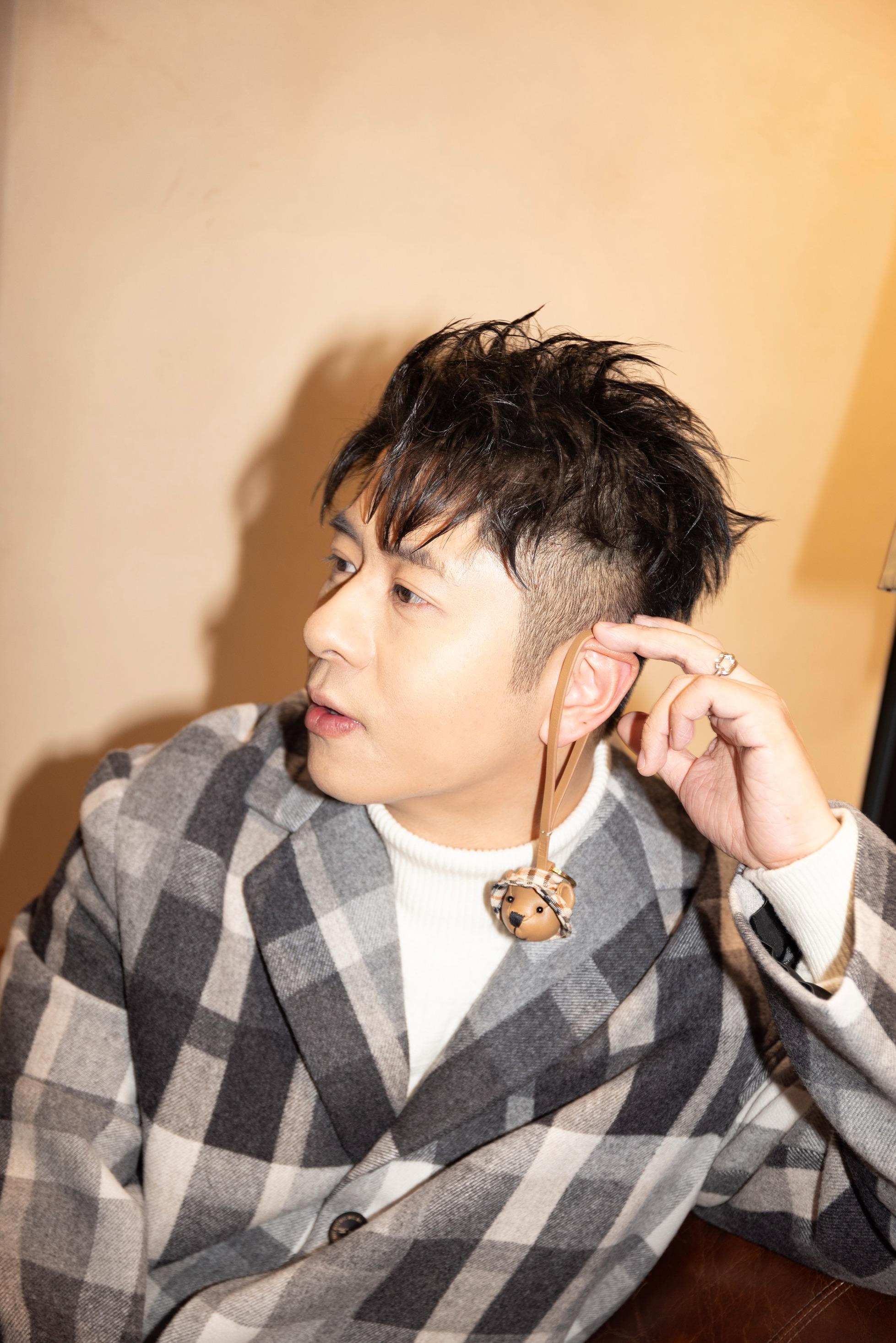 DAKS推出多款慈善義賣產品。