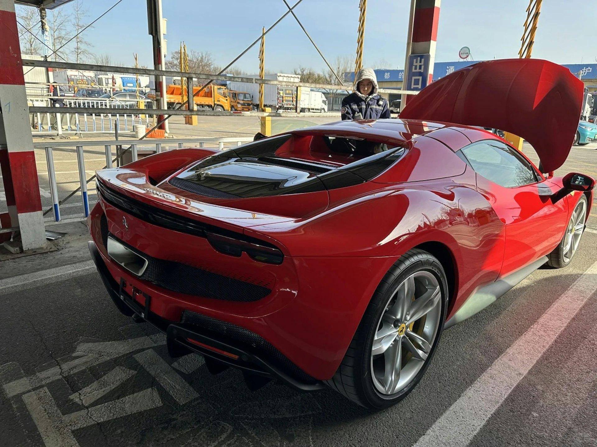 理想汽車創辦人揸法拉利?親解原因:體驗對我是很重要的