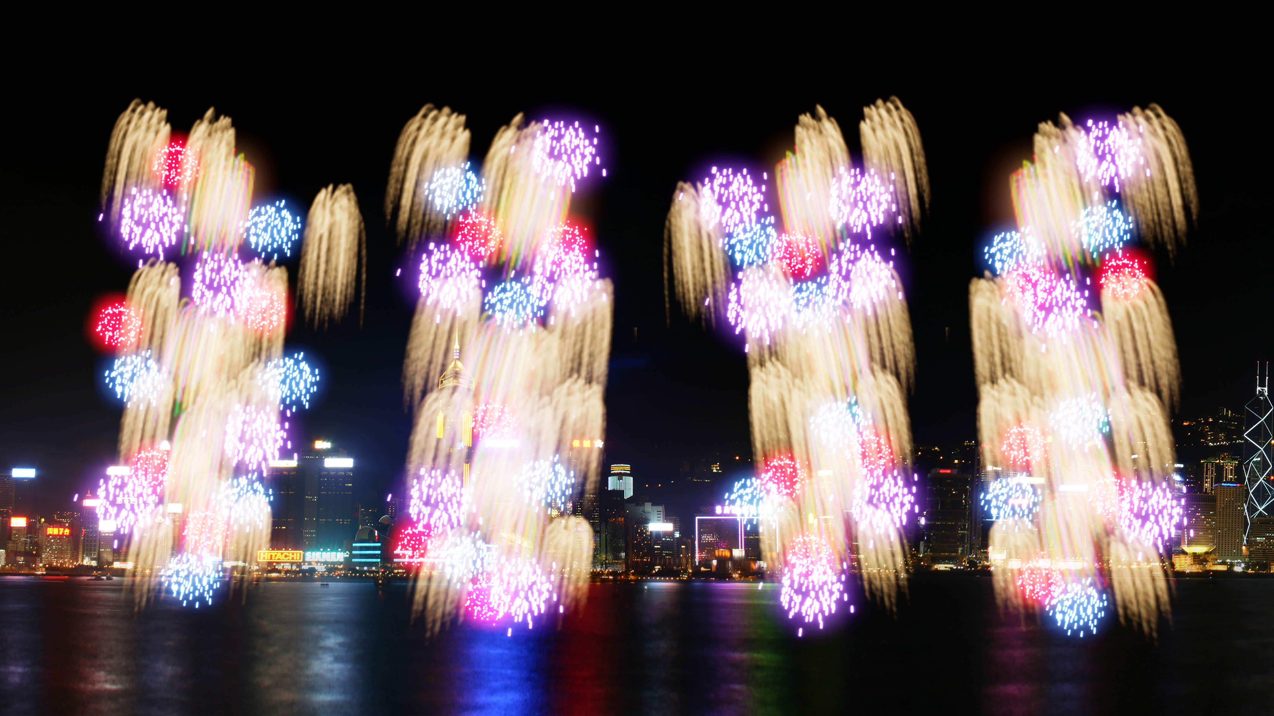 煙花匯演「金色瀑布」一幕