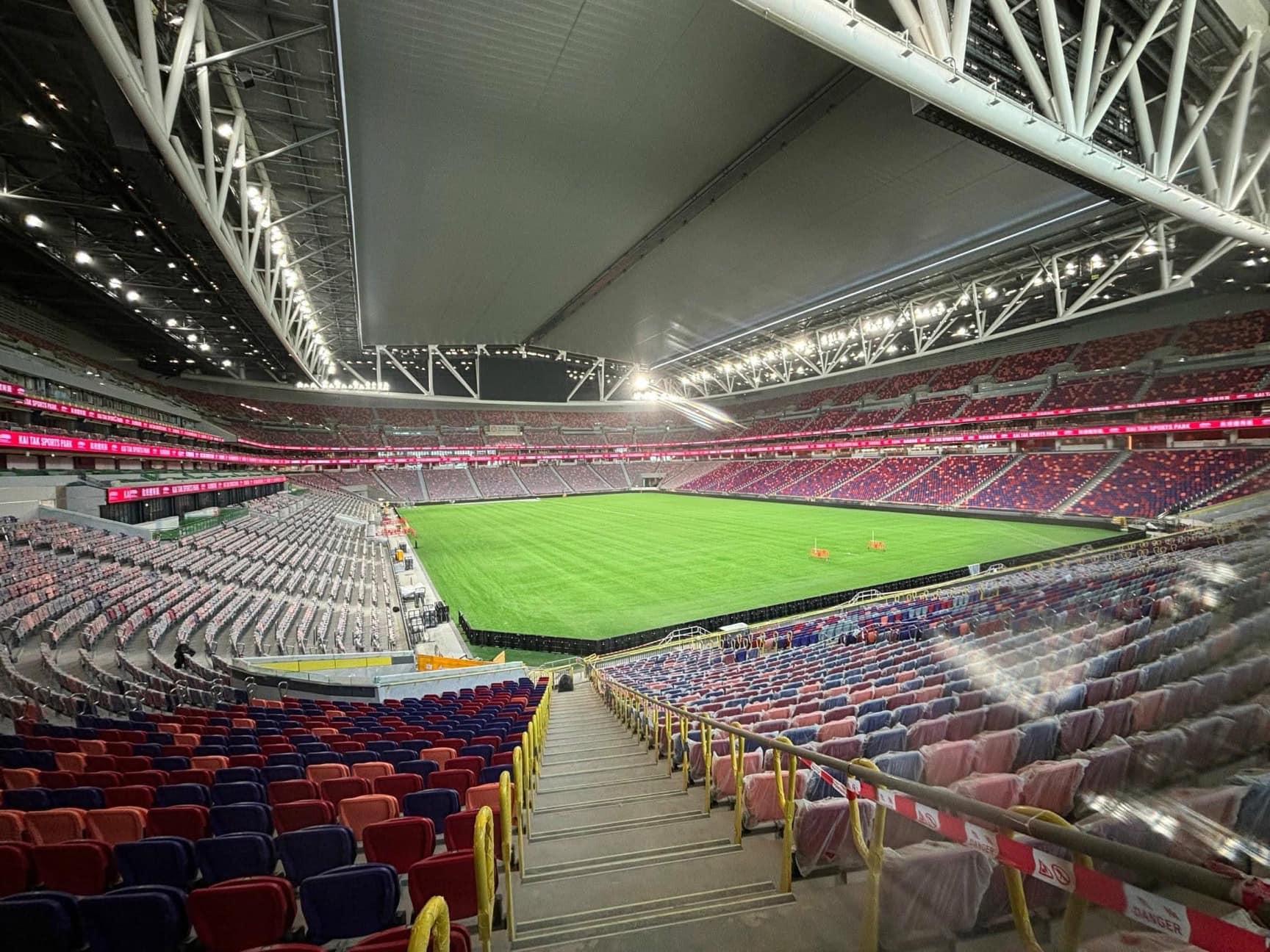 啟德體育園|近日社交平台流傳多張主場館的照片,可見座位及草地已大致鋪設好。(網上圖片)