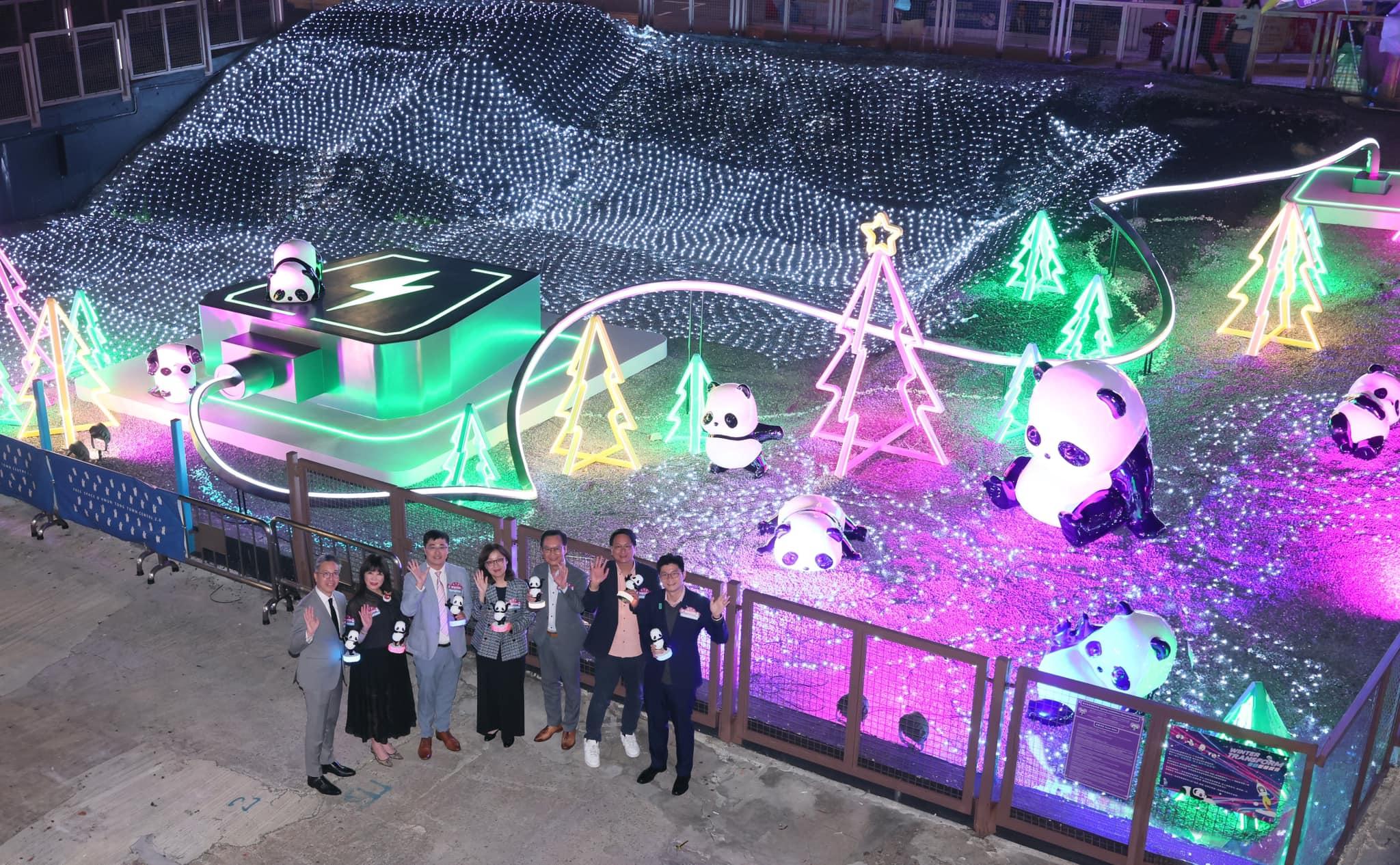 市建局 「自由空間」兩熊貓展品懷疑被盜 韋志成:已報警 (@fb開心建城 URAmity圖片)