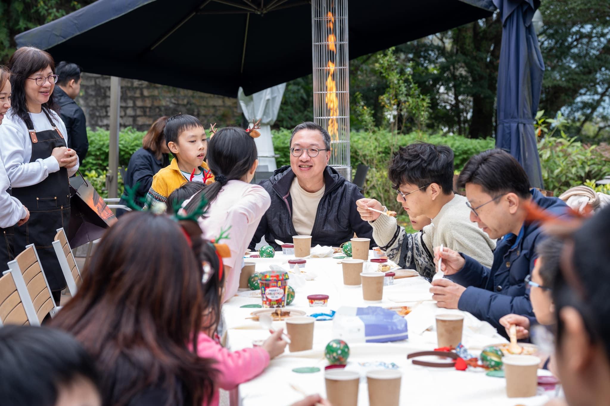 林定國邀社區客廳兒童參官邸聖誕派對 分享大律師點滴 鼓勵追夢 (@fb 林定國 Paul Lam圖片