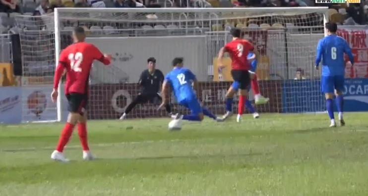 港足開波便主動進攻。(EAFF直播截圖)