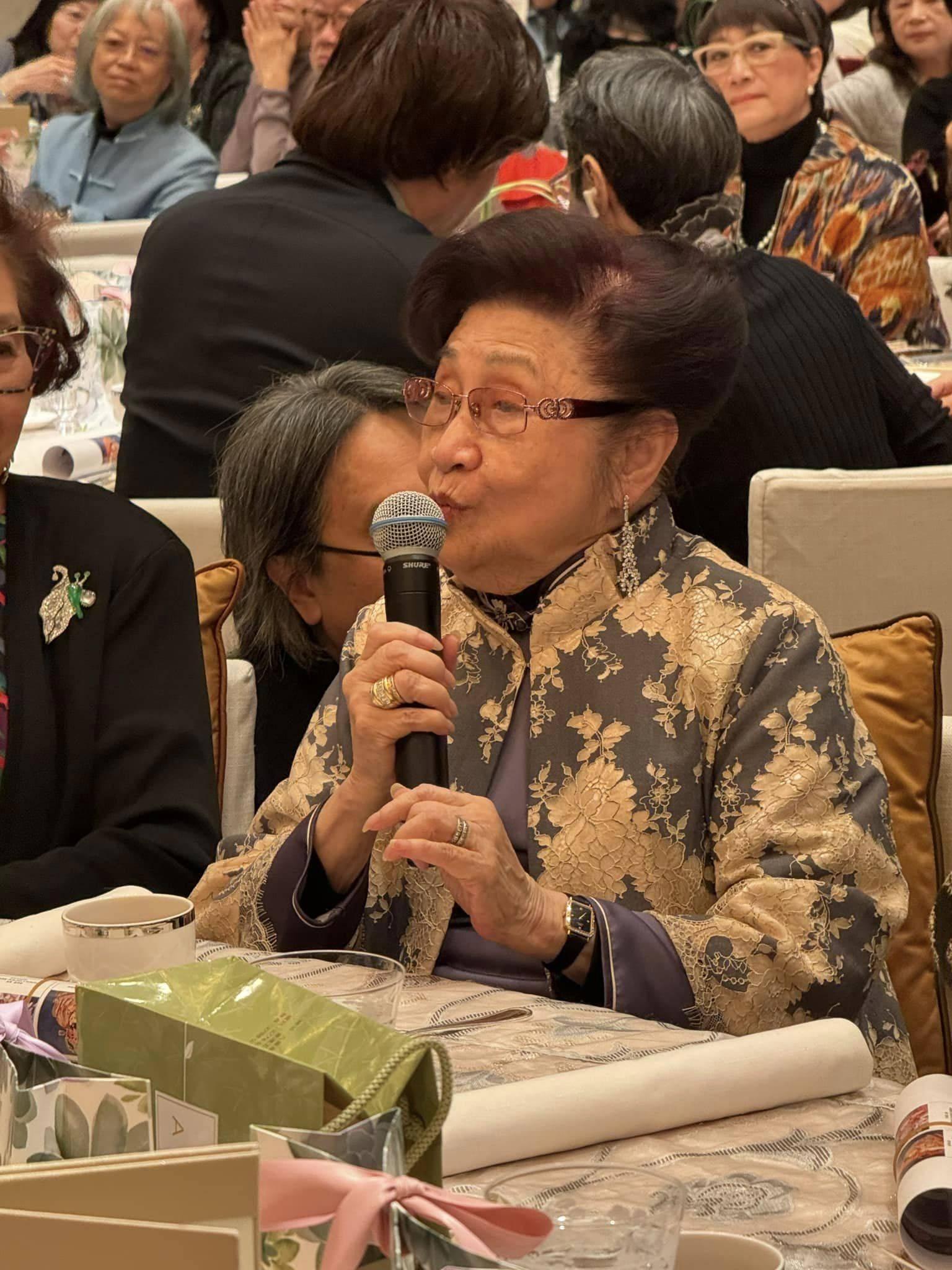 白雪仙上月現身「任劍輝女士逝世35周年紀念晚宴」。