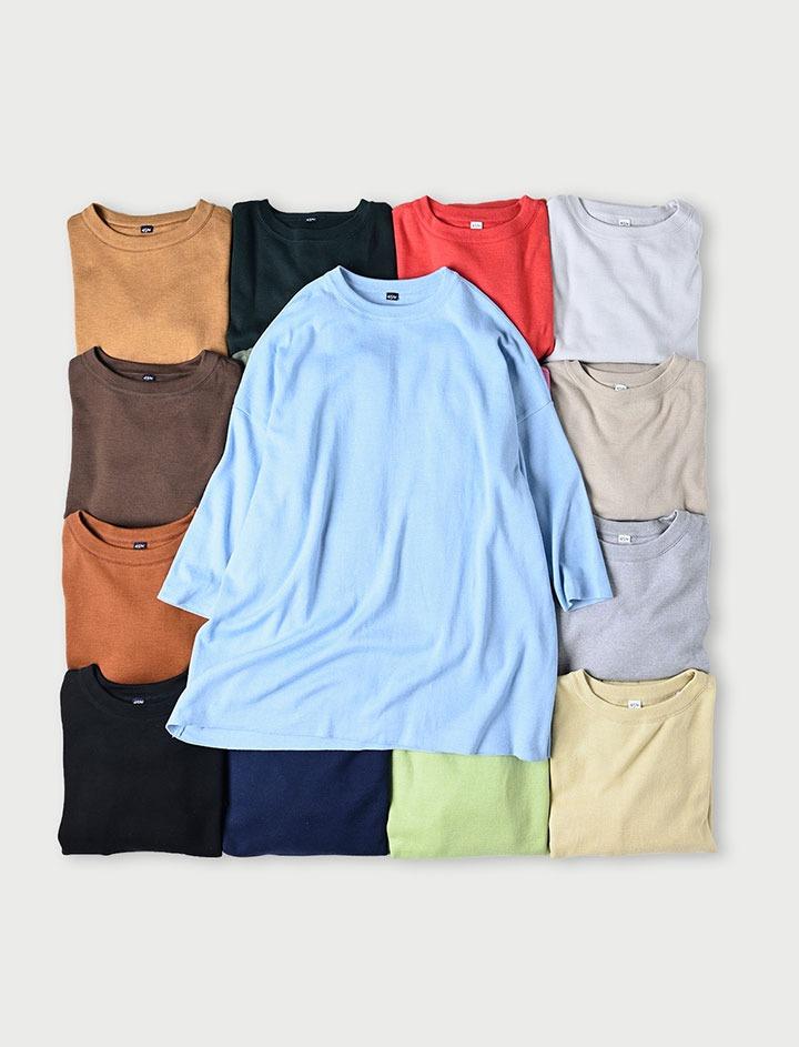 Smooth Collection針織衫以針織手法,展現經典圓領sweatshirt、復古henry shirt、自然寬鬆的tunic等版型。