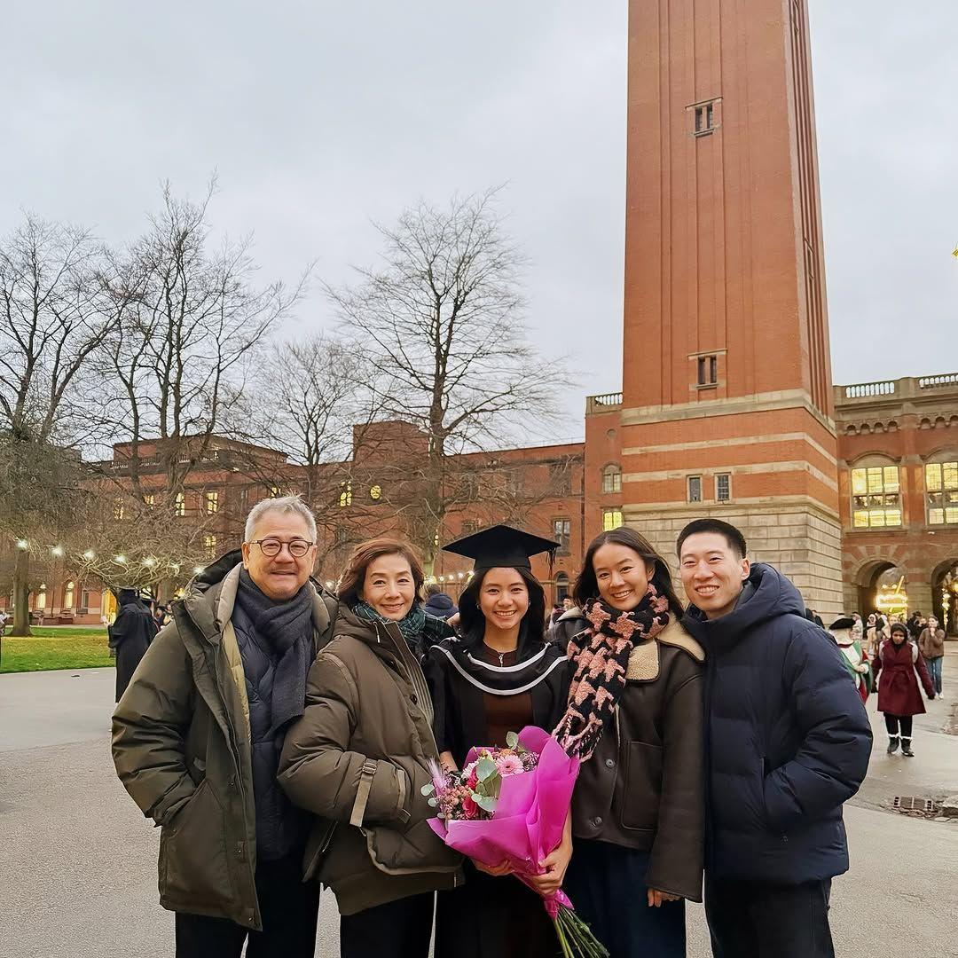 Mo姐一家總動員,飛到英國見證Jill碩士畢業。