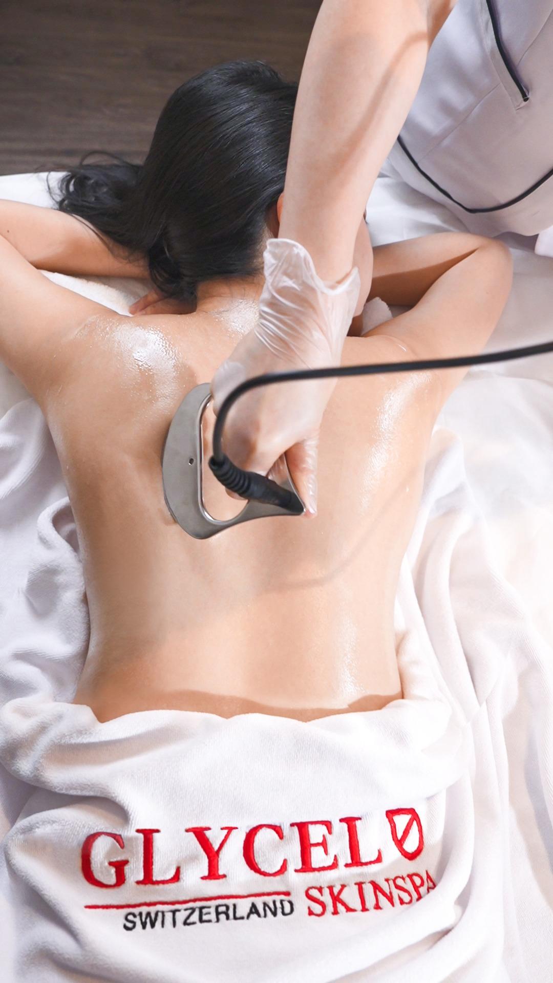 GLYCEL Skin Spa的「i-YOGA高溫瑜伽鬆筋刀」療程針對身體各個部位。