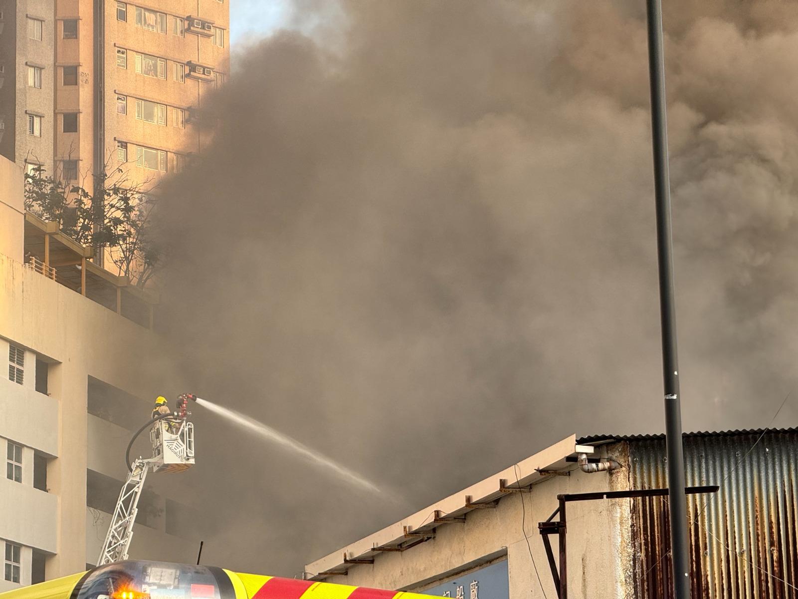 黃竹坑深灣道船廠大火 (中通社)