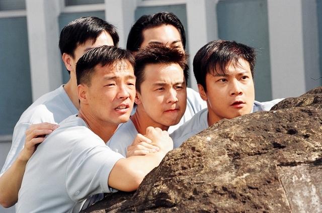 鄭敬基有份演出1998年台慶劇《烈火雄心》。