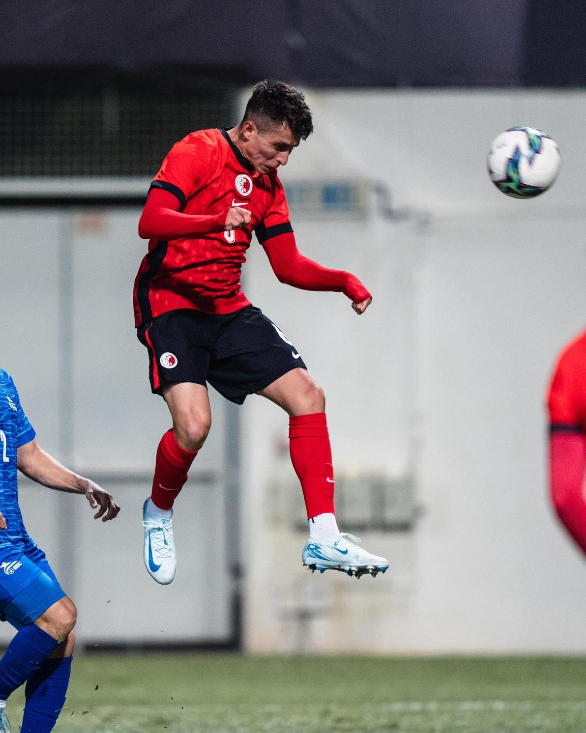 尼高拉斯接應艾華的右路傳中,後上輕鬆頂入。(HKFA FB)