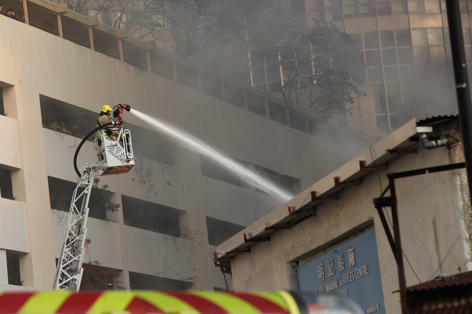黃竹坑深灣道船廠大火 (中通社)