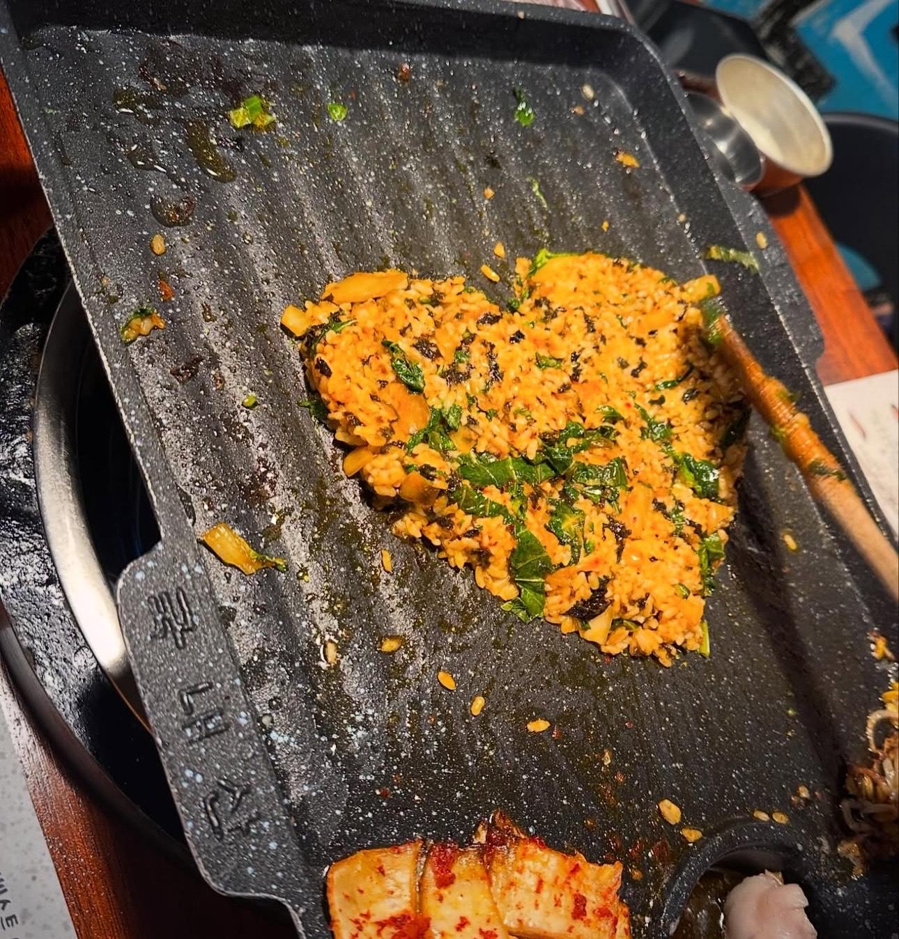 李佳芯42歲生日食心形炒飯 。