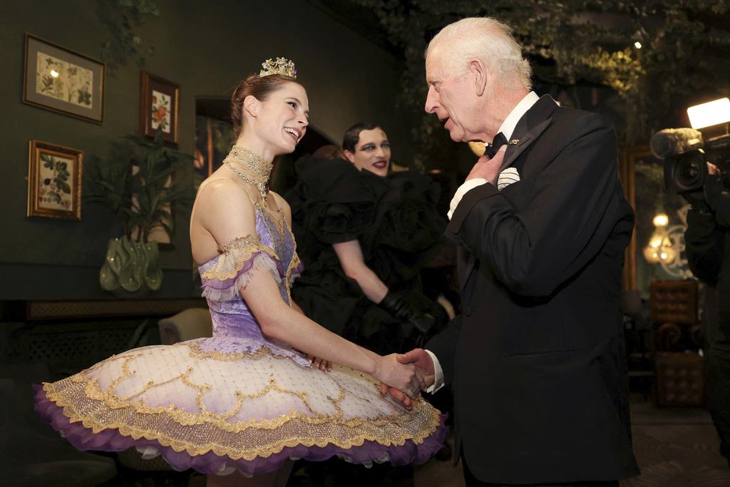 查理斯近日出席公開場合,精神不俗。(美聯社)