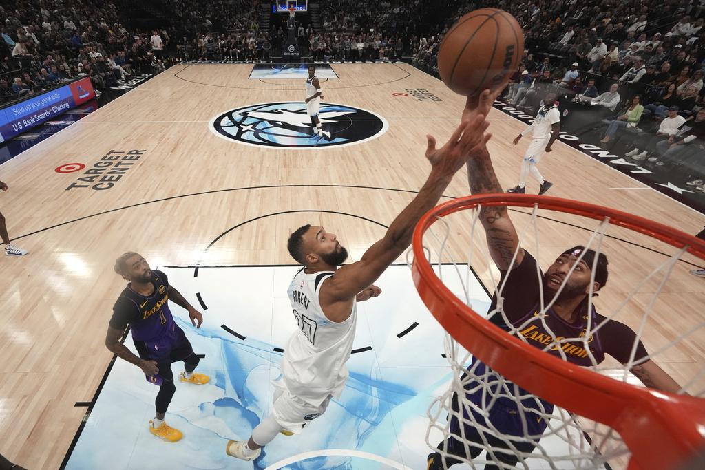 木狼擊敗湖人後10勝10負,列西岸第11名。(美聯社)