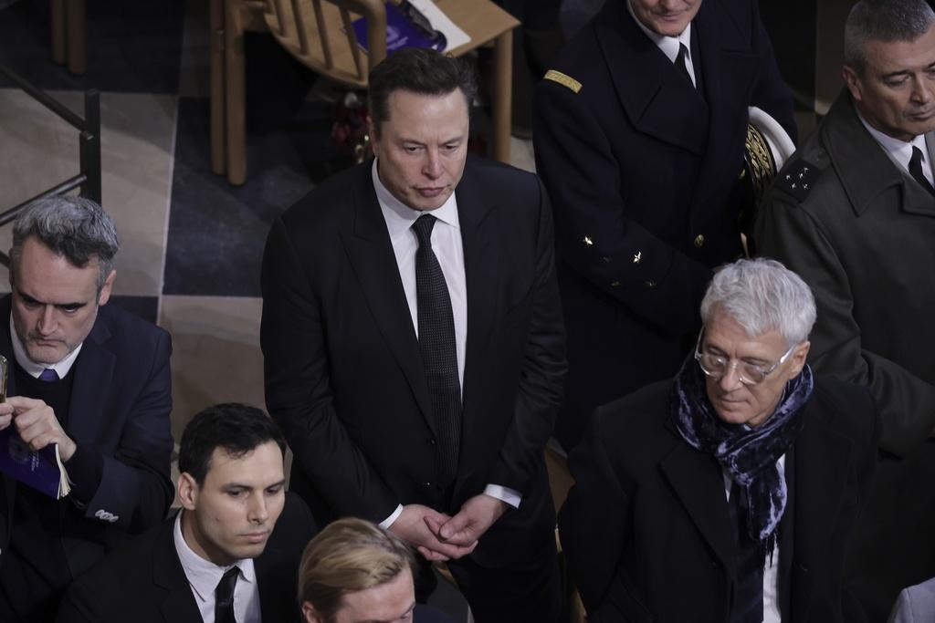 馬斯克出席聖母院重開儀式。(美聯社)