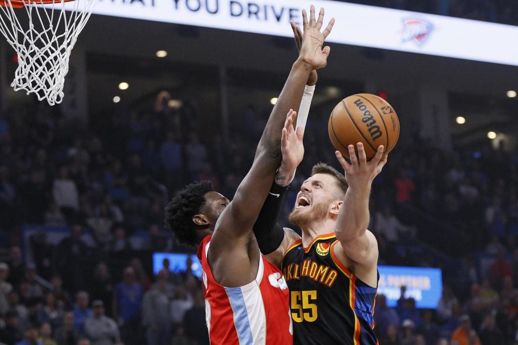 雷霆130:106大勝灰熊。(美聯社)